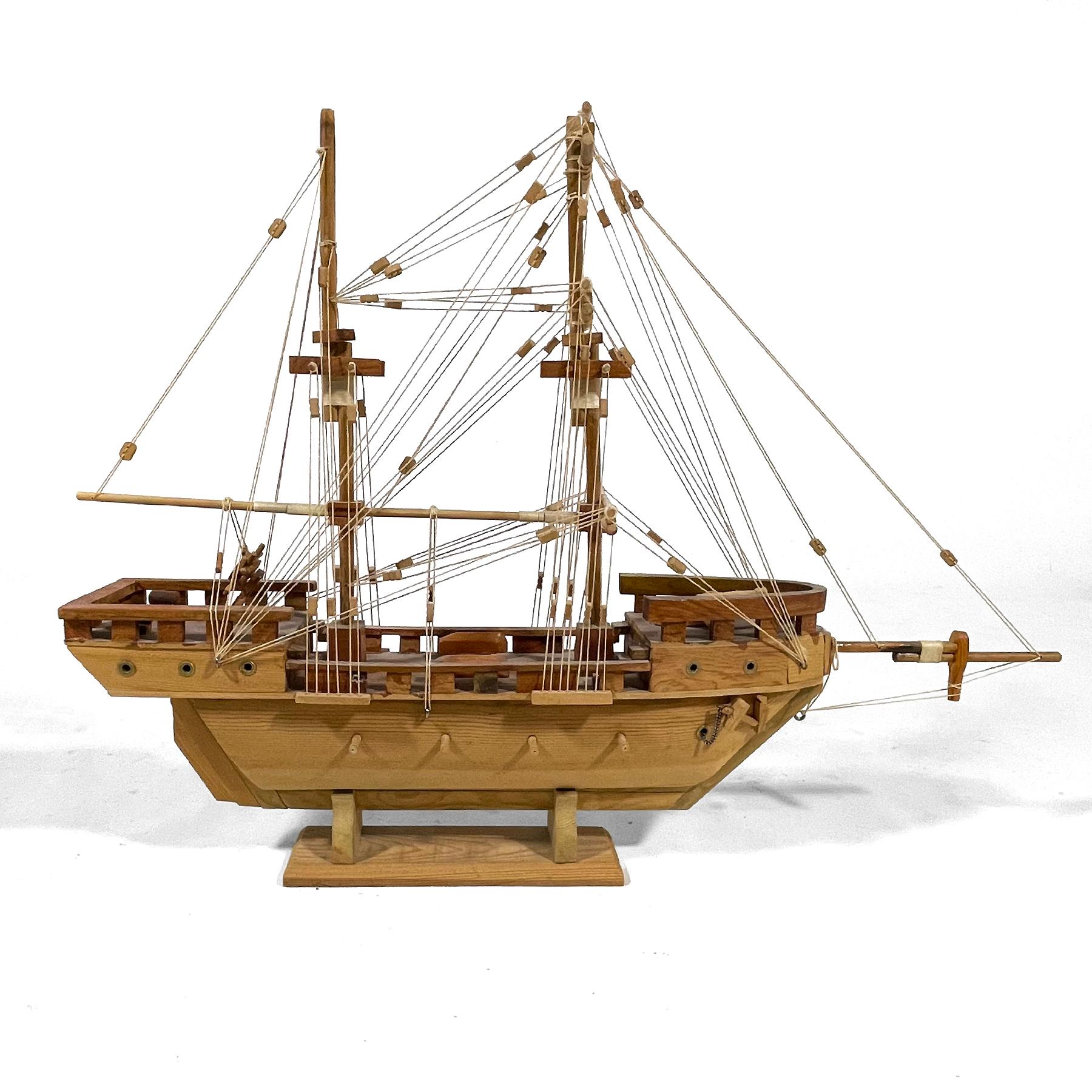 Maqueta de madera de velero de J. Romero finales del siglo XX en venta