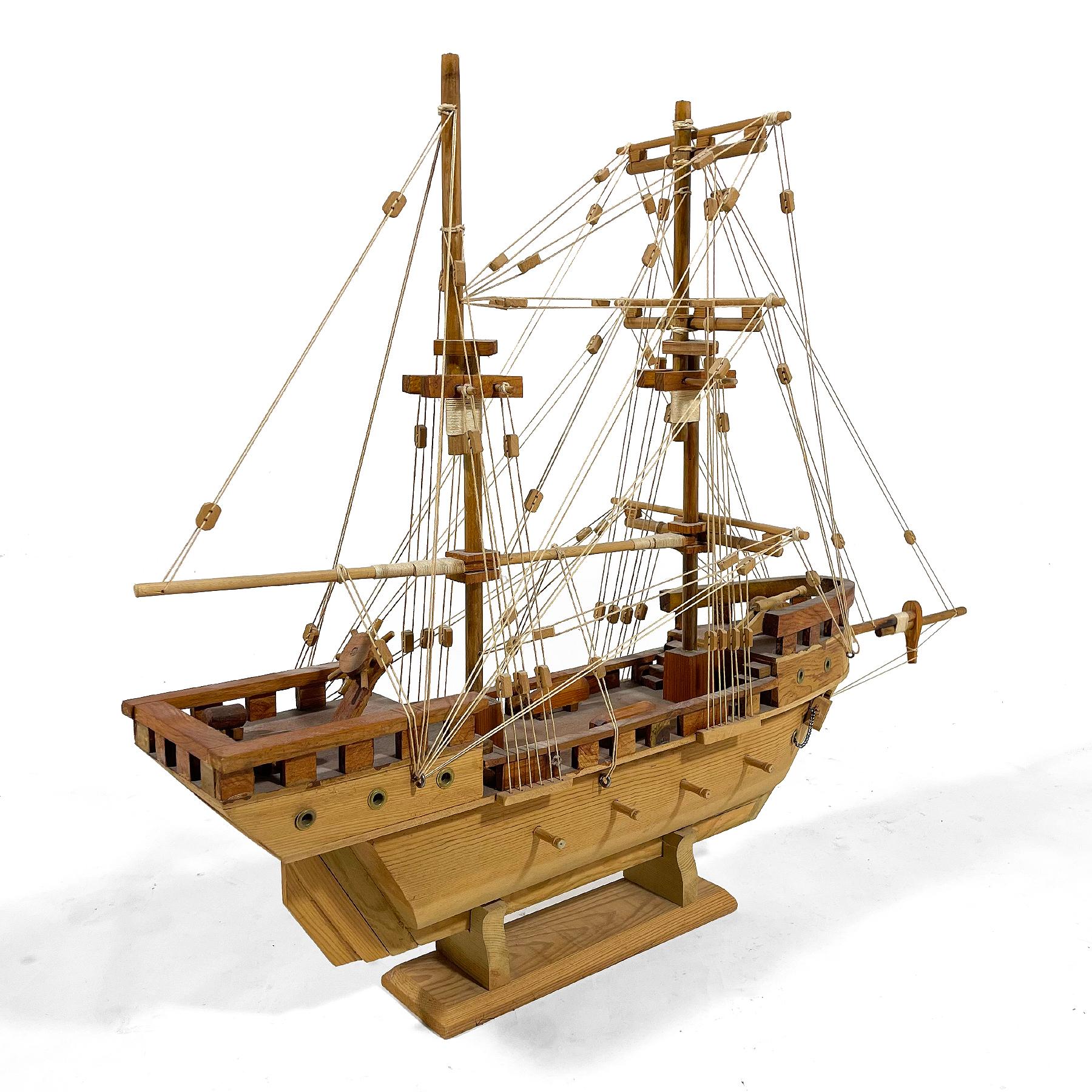 Maqueta de madera de velero de J. Romero Cuerda en venta