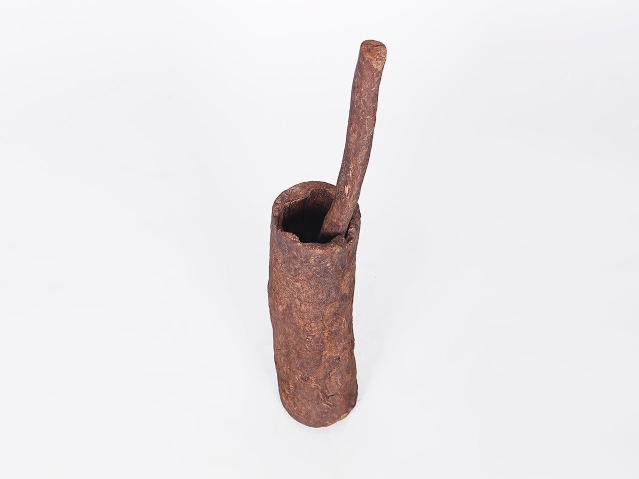 Holzmortar aus Südmarokko, 19. Jahrhundert im Angebot 1