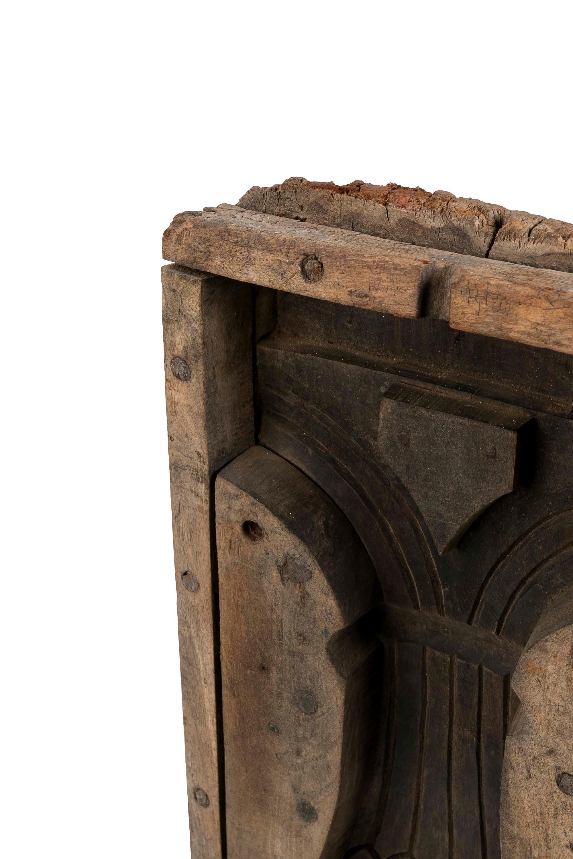 20ième siècle Moulure en bois pour la fabrication de balustrades originales avec base décorative en fer en vente
