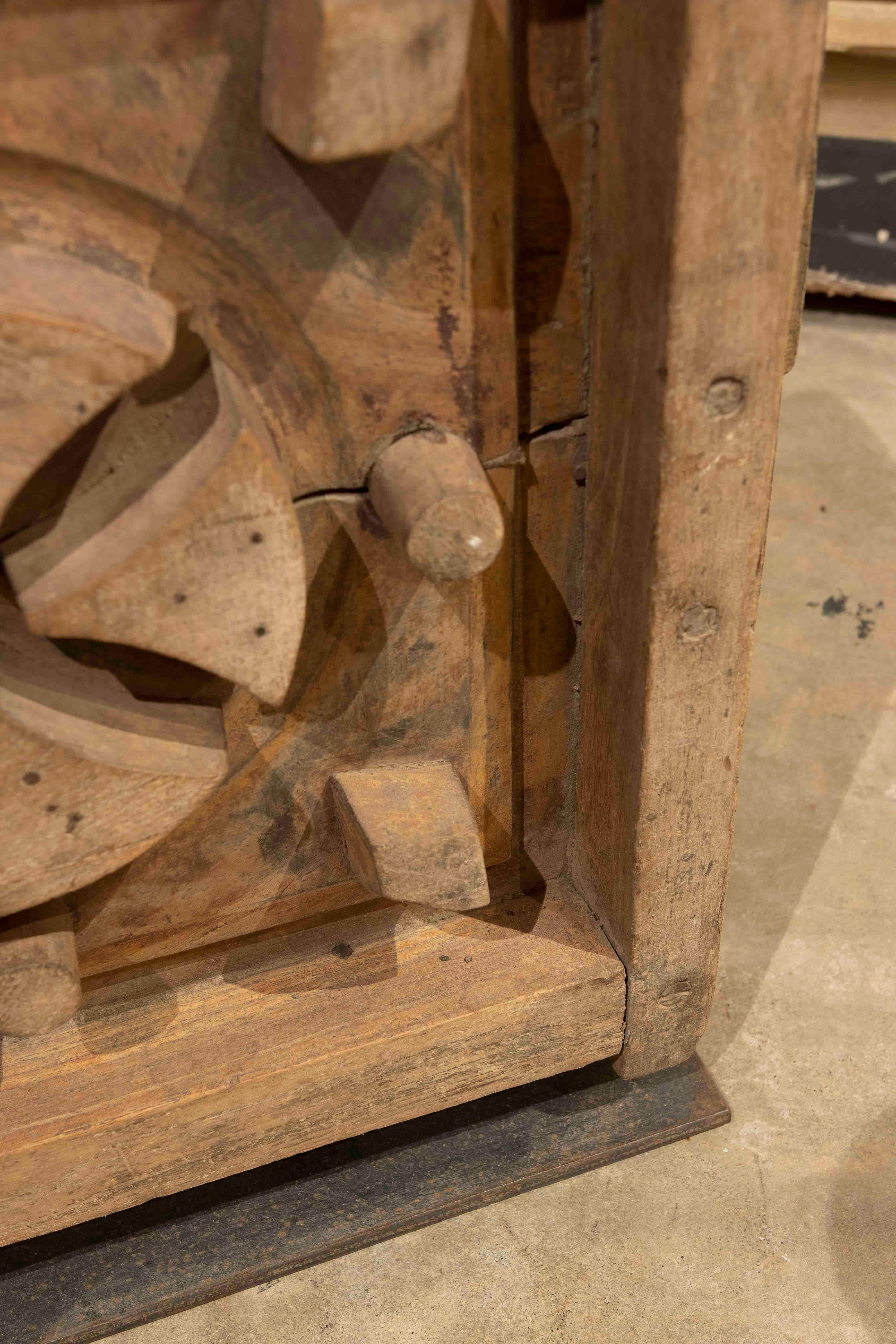 Wooden Mould for the Manufacture of C Ceramic Pieces with Pattern and Iron Base For Sale 4