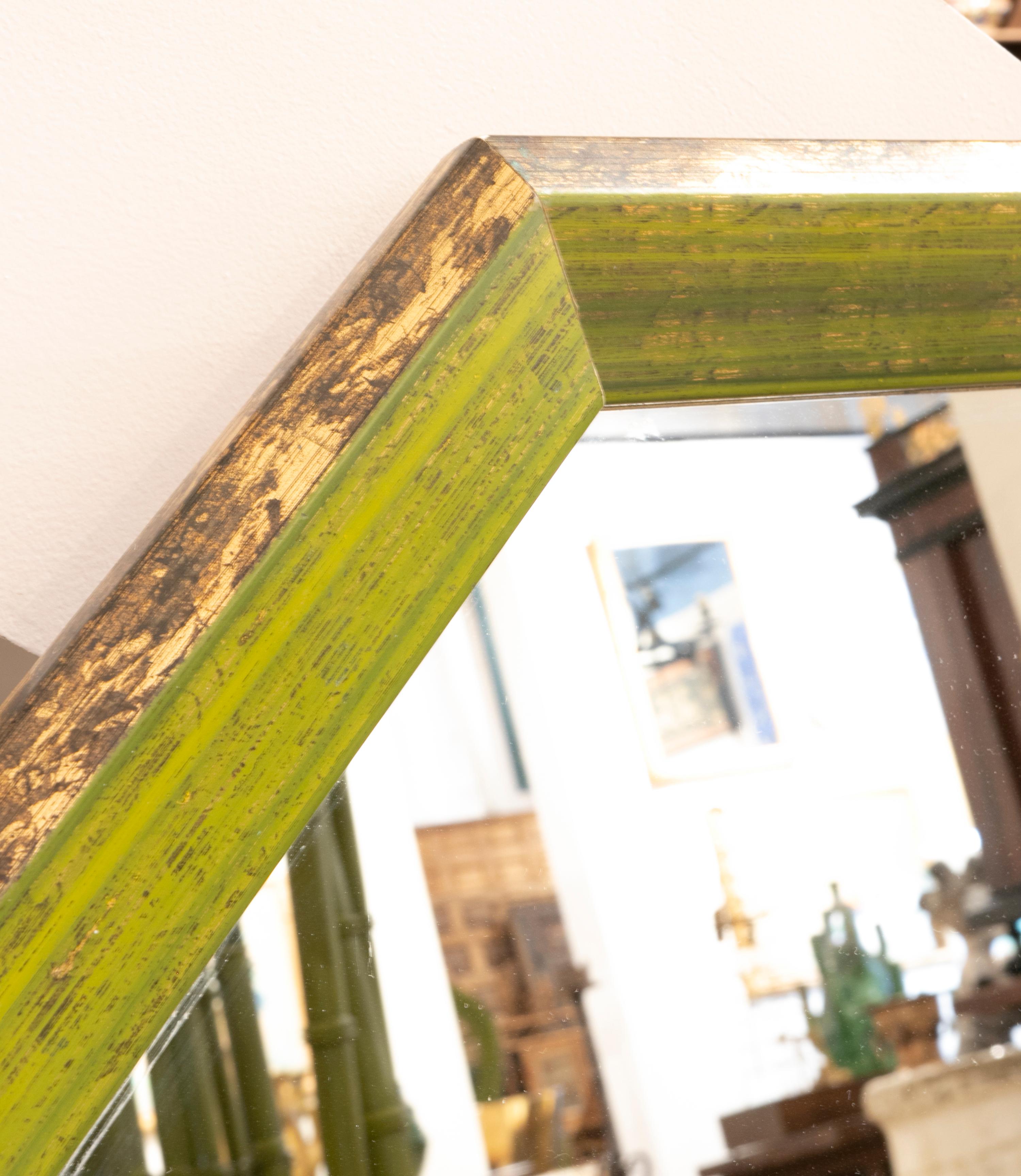 Achteckiger Wandspiegel aus Holz, grün bemalt im Angebot 2