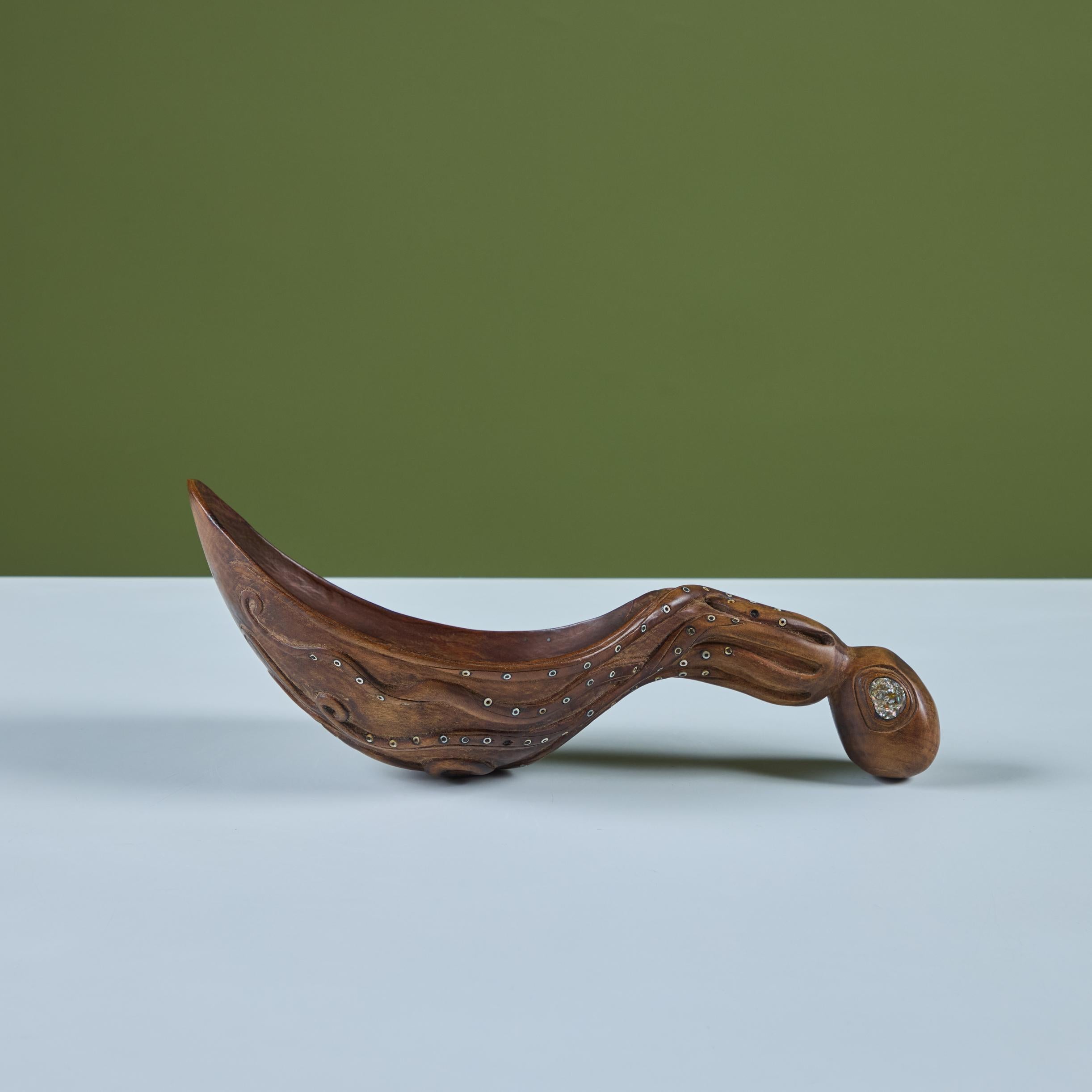 Cucharón Pulpo de Madera con Incrustación de Abalón siglo XX en venta