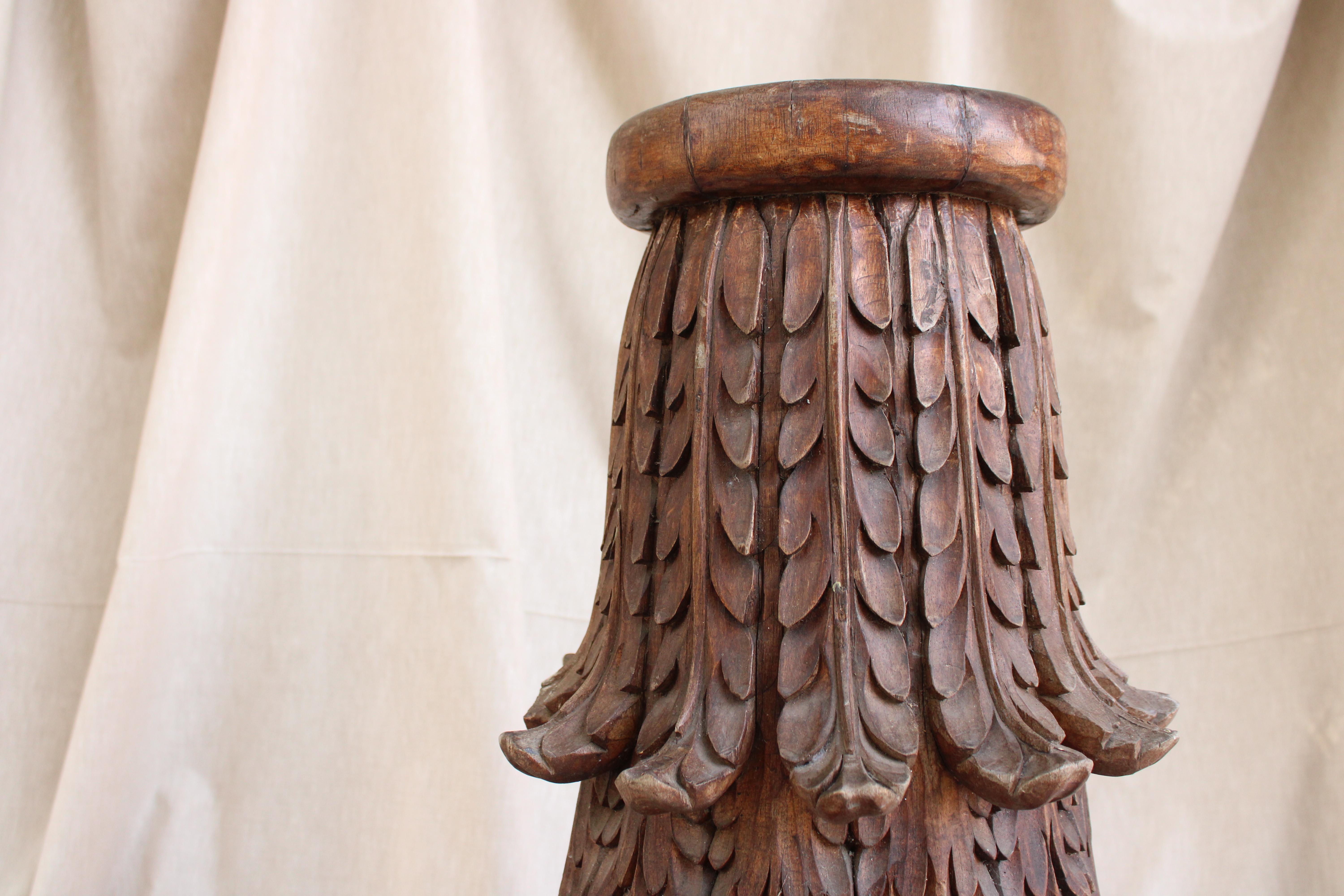 Wooden pedestal. 19th century Spain.