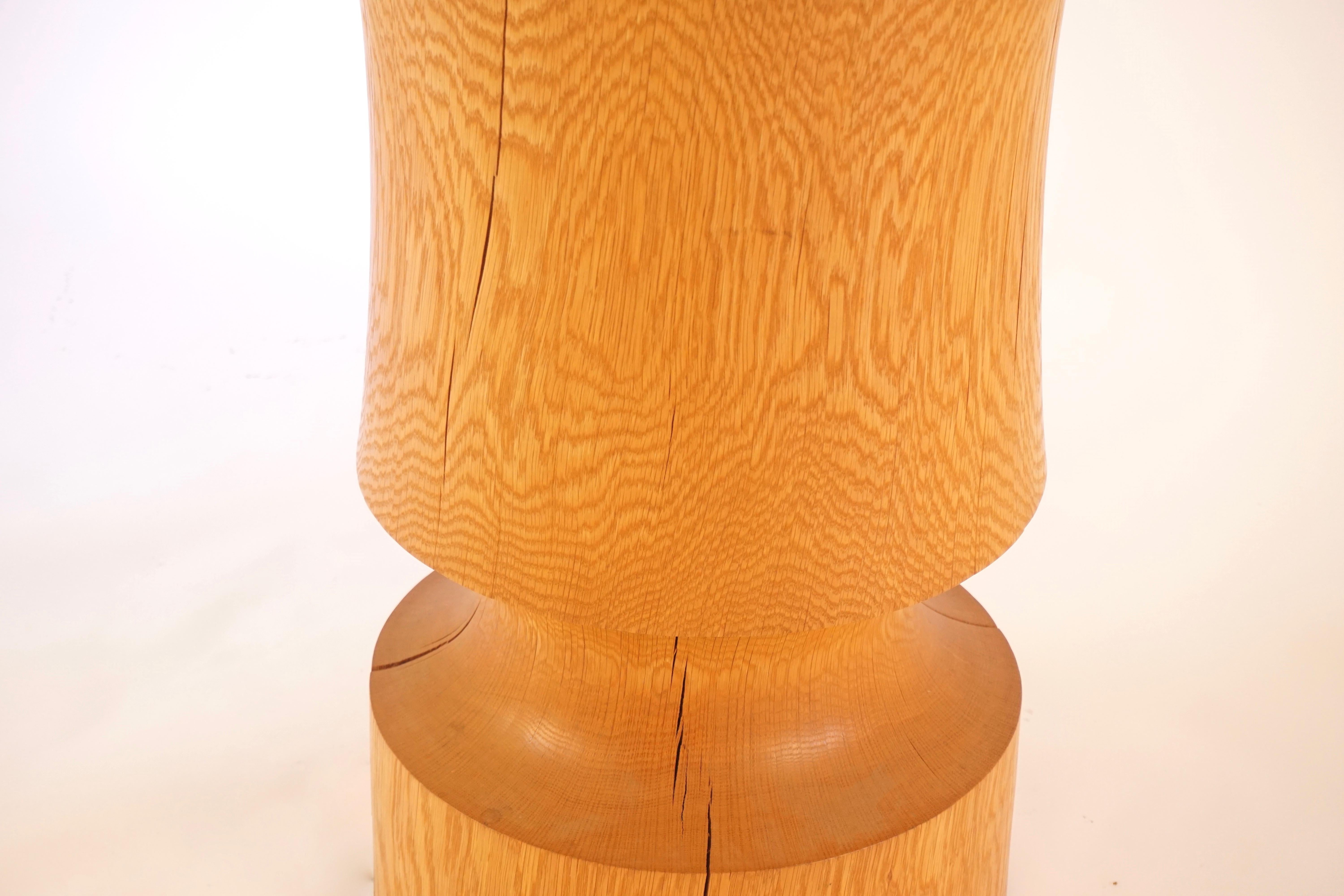 Américain Table à piédestal en bois tourné n° 11  en chêne blanc en vente