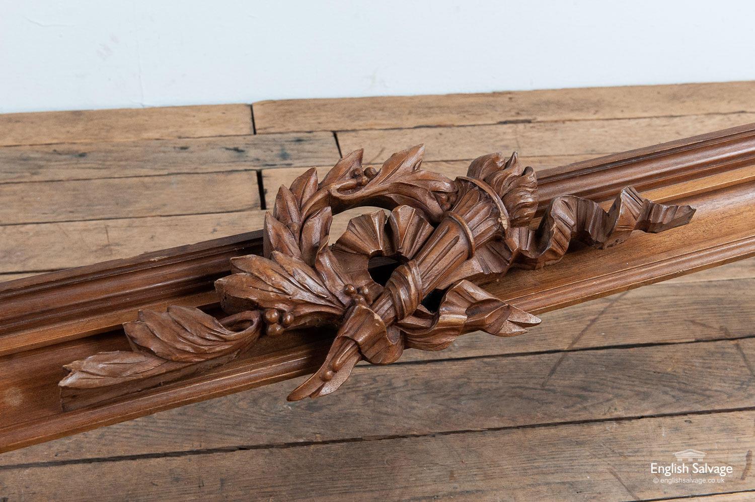 Wooden Pelmet with Ornate Carved Centrepiece, 20th Century For Sale 1