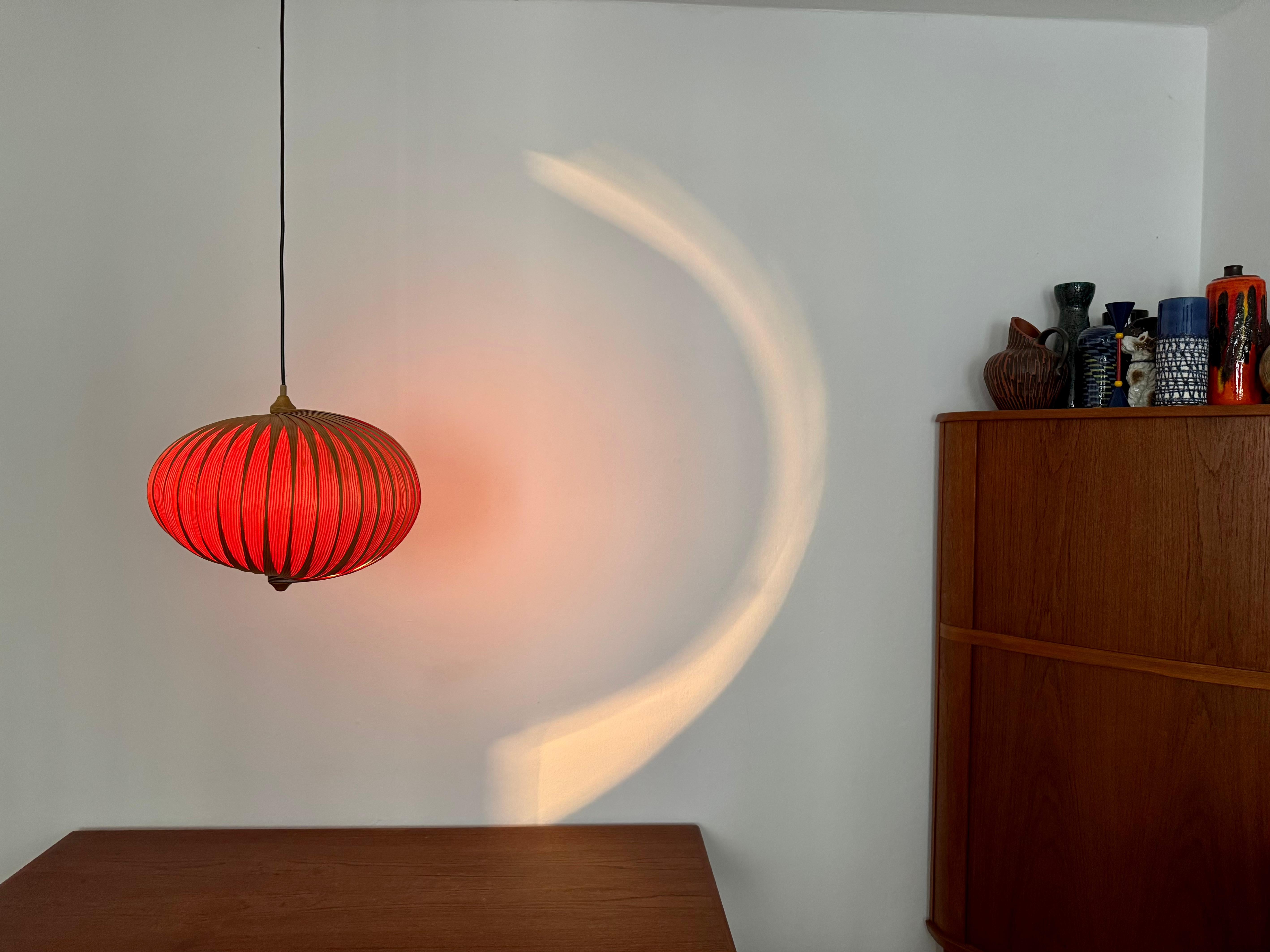 Lampada a sospensione in legno in vendita 3