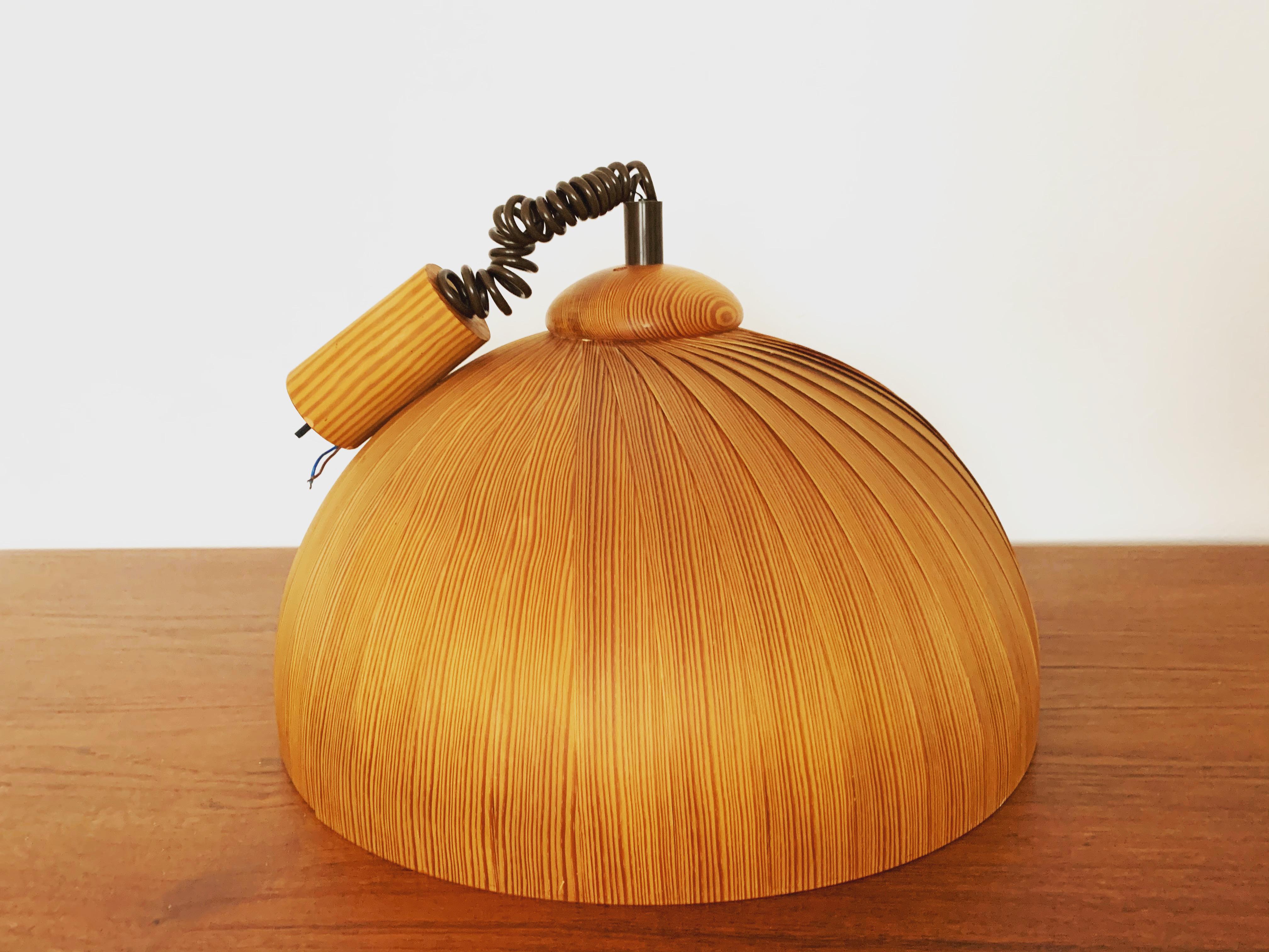 Lampada a sospensione in legno in vendita 4