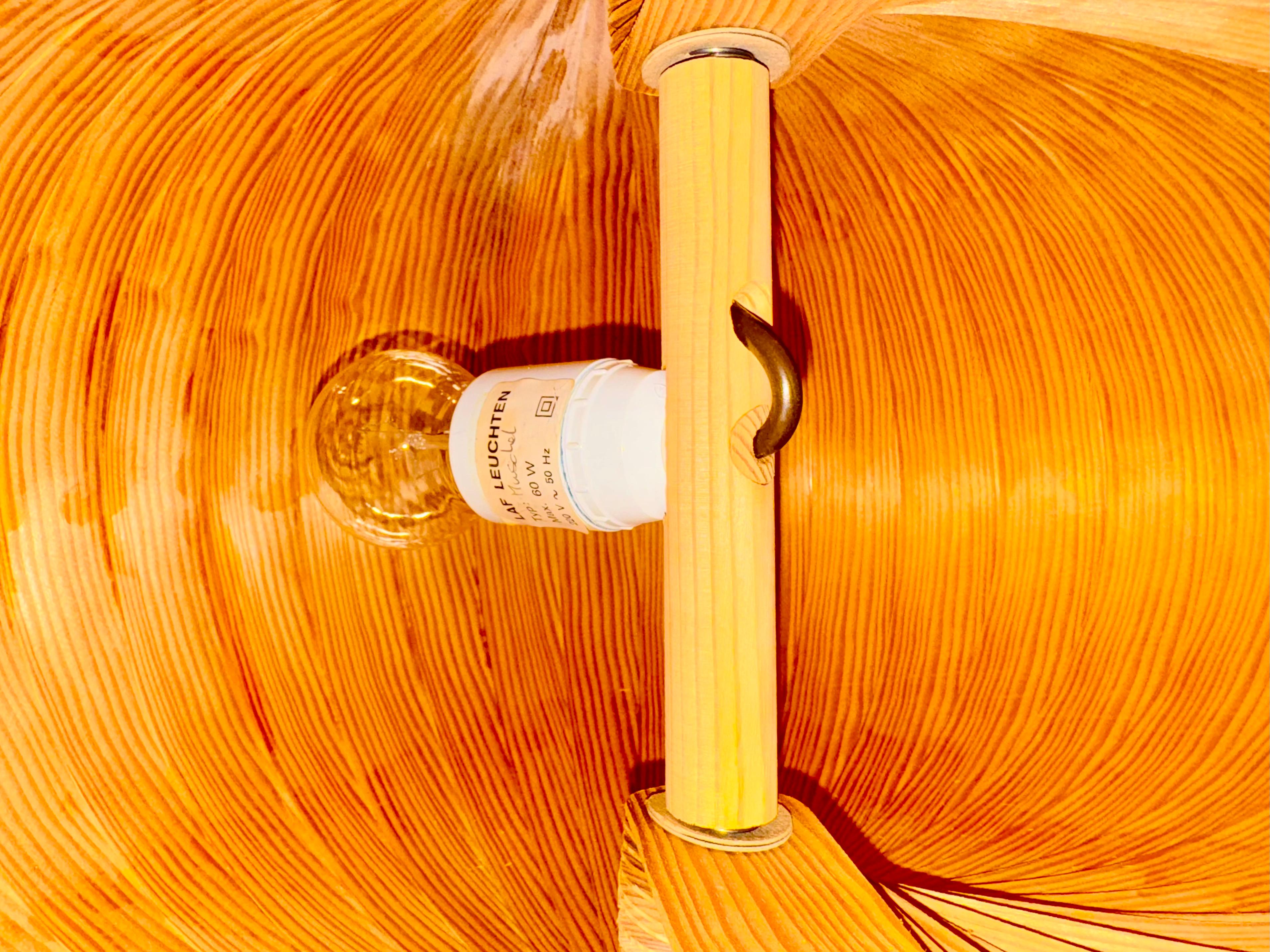 Lampada a sospensione in legno in vendita 8