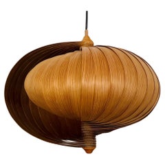 Lampe pendante en bois