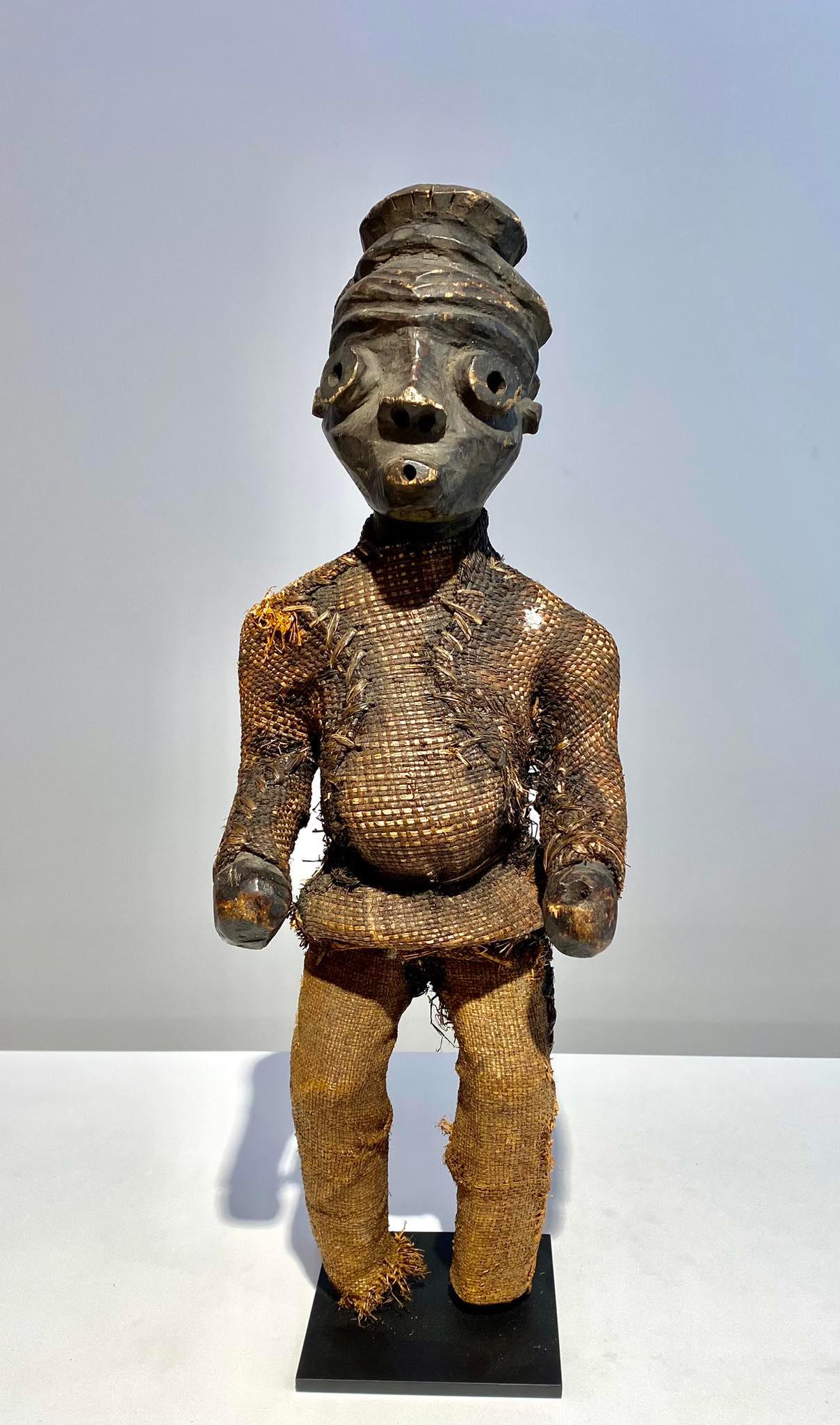 Wooden Pende Antropomorphic Statue Congo Region Kasaï -19th century African Art For Sale 4
