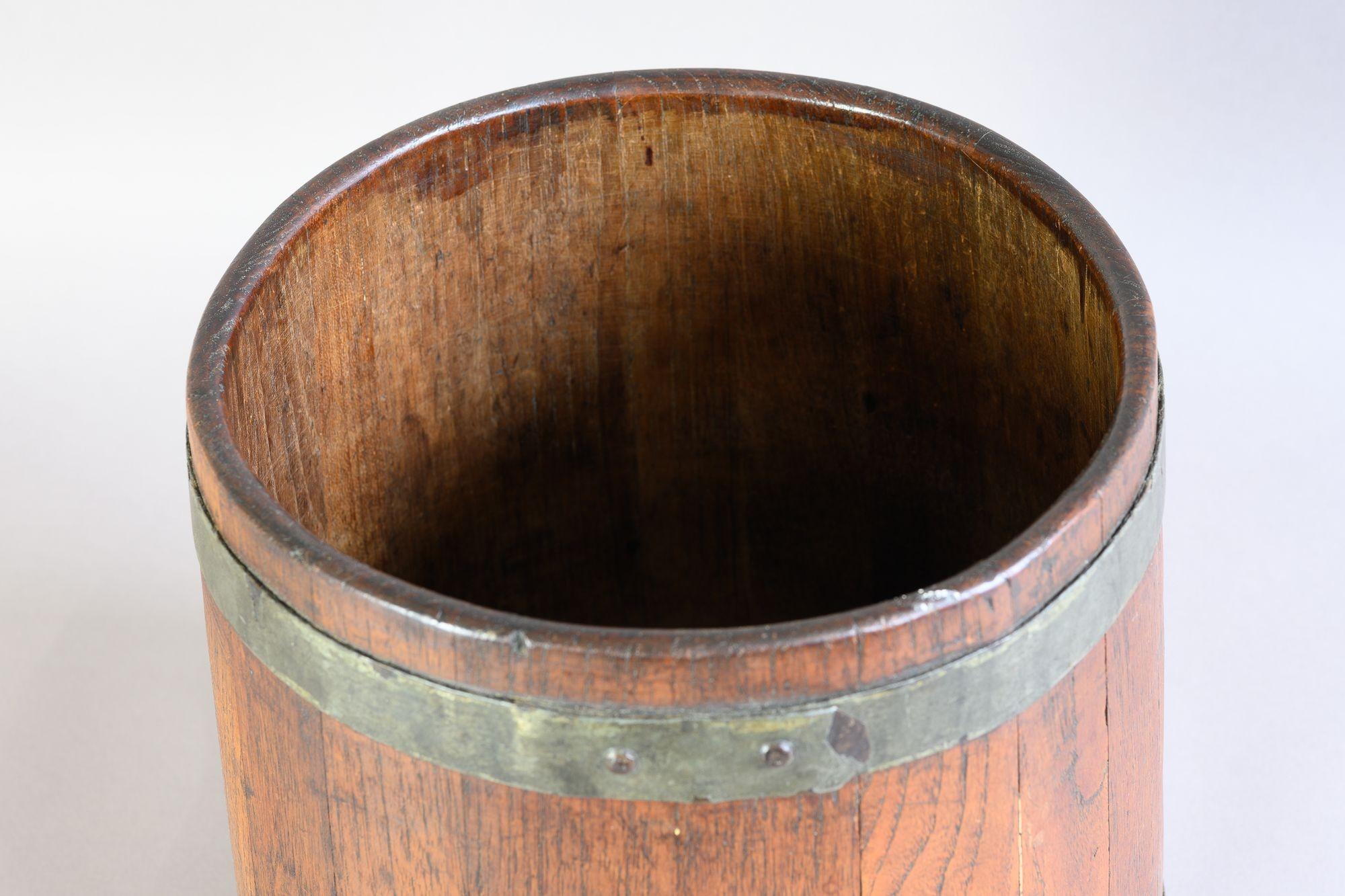 Milieu du XXe siècle Jardinière en bois en vente