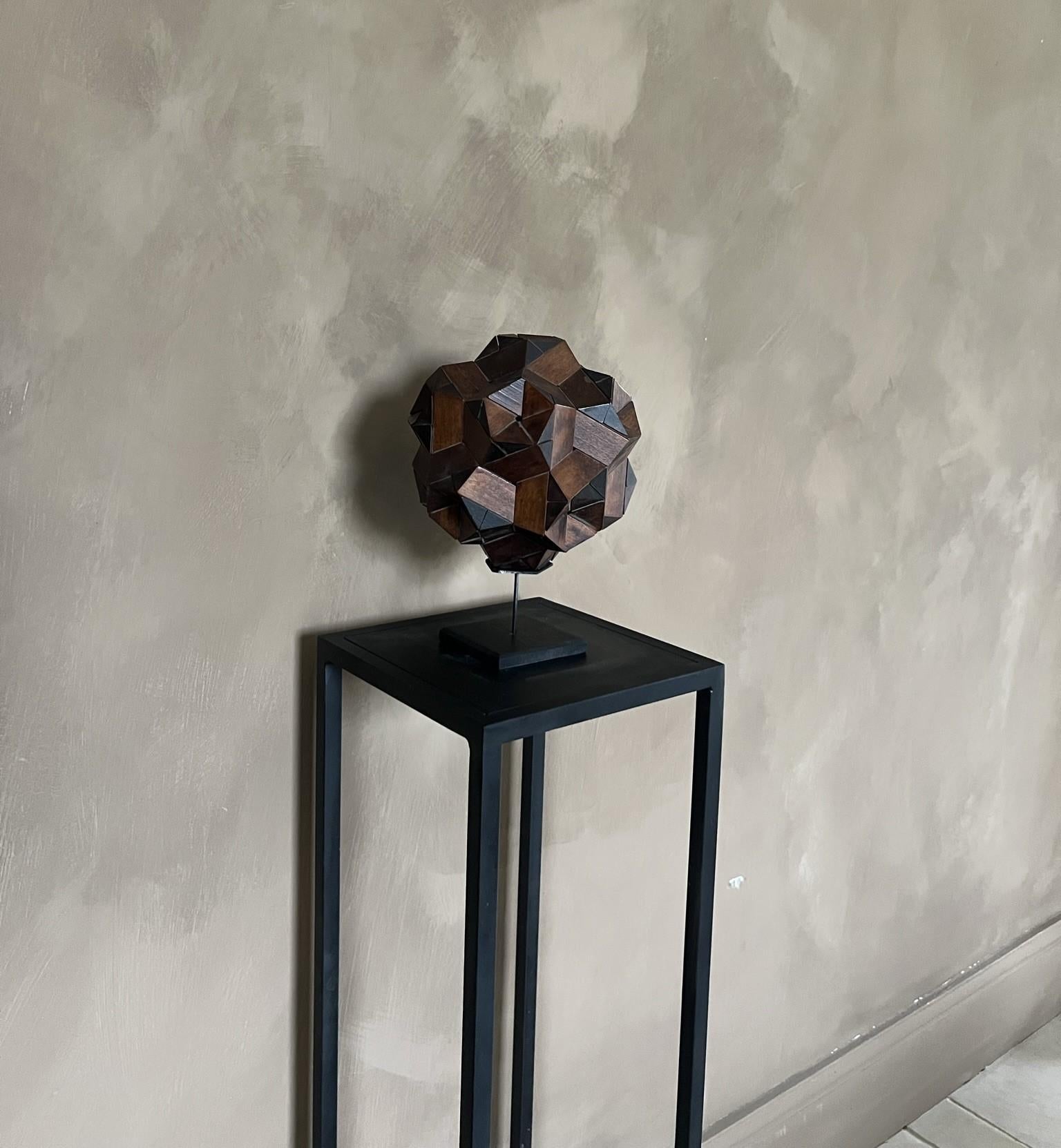 Modle architectural de polygone en bois du dbut du XXe sicle en vente 3