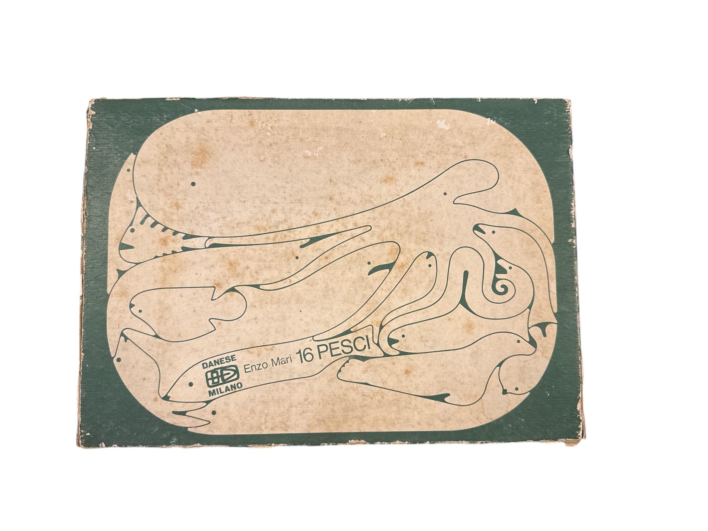 Wooden Puzzle 16 Pesci by Enzo Mari - Limited Edition In Excellent Condition In Pasadena, CA