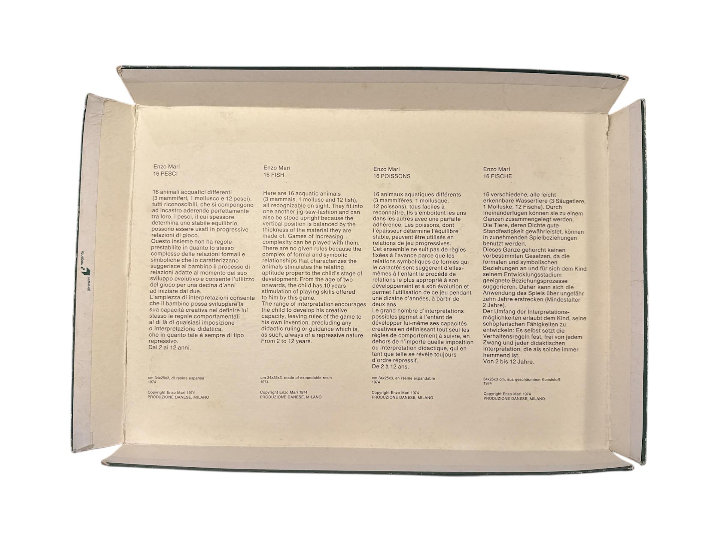 Late 20th Century Wooden Puzzle 16 Pesci by Enzo Mari - Limited Edition