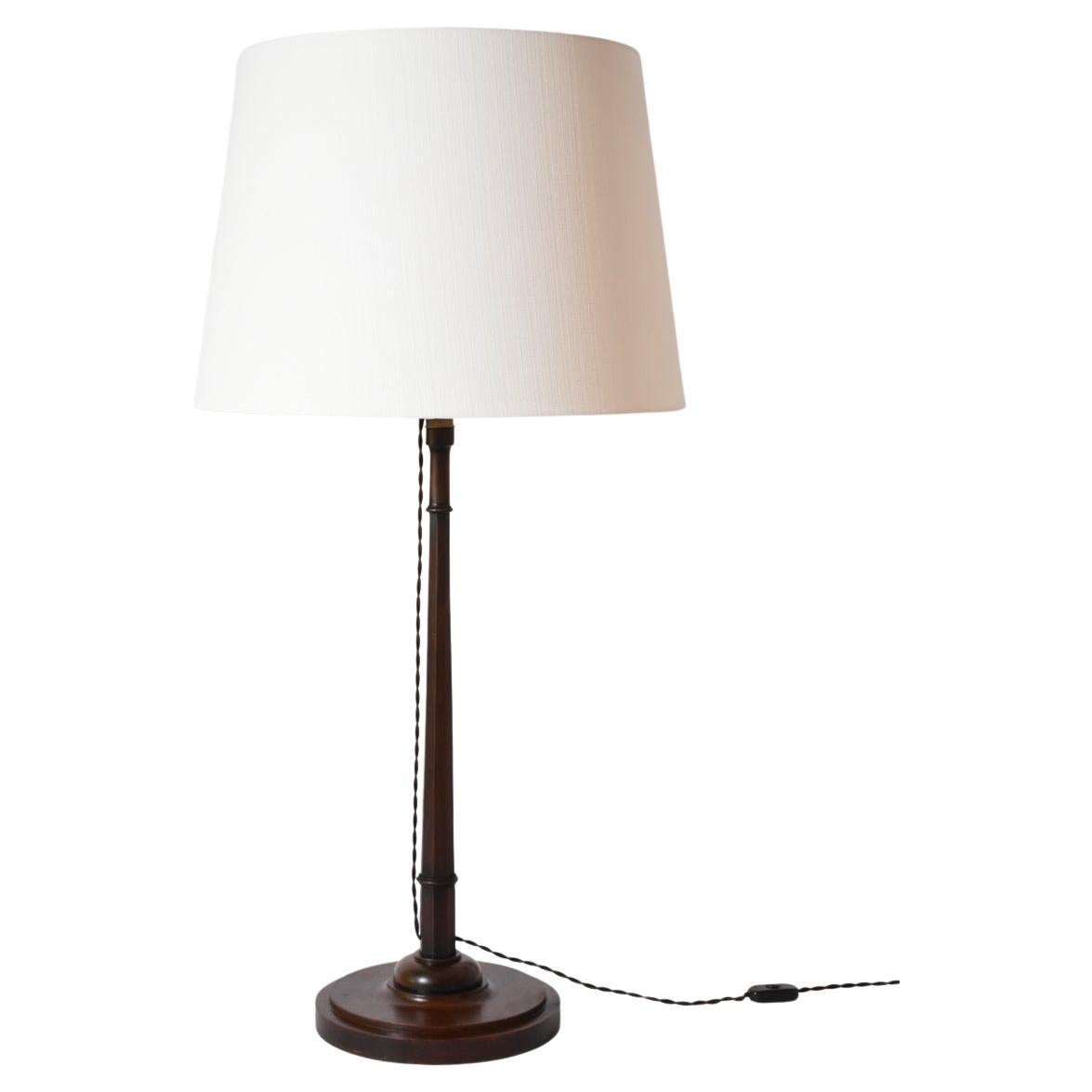 Lámpara piramidal de madera, años 20. en venta