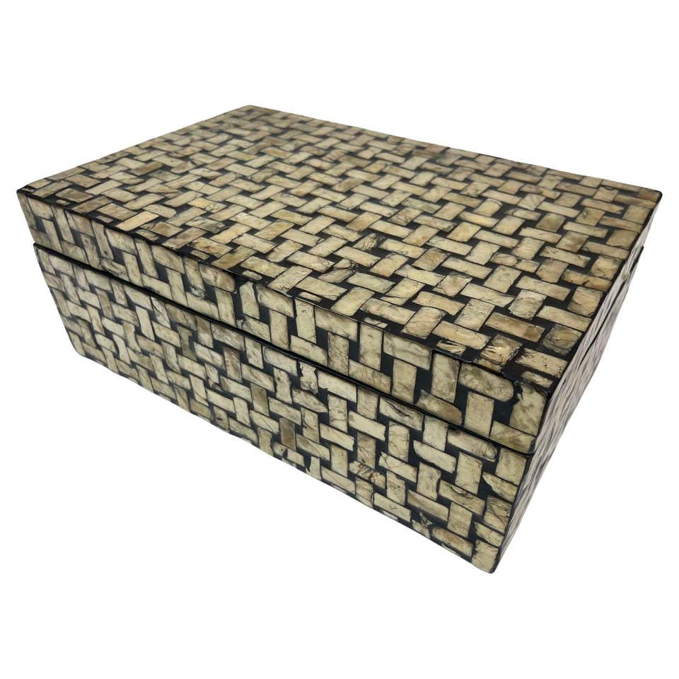 Urushi Natural Black Lacquer and Abalone Shell Lattice Box M by ...