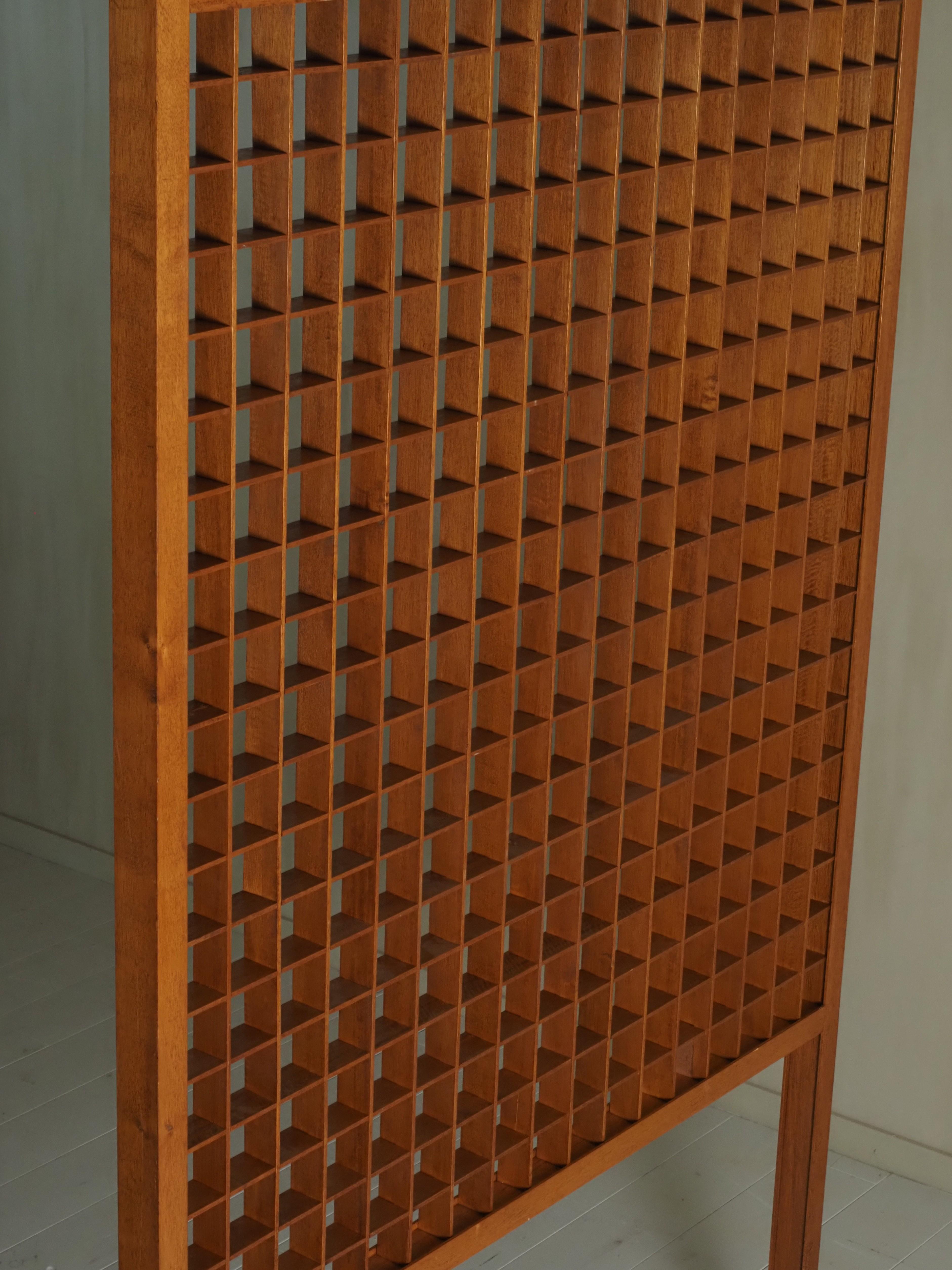Séparation de pièce en bois avec design en treillis en vente 4