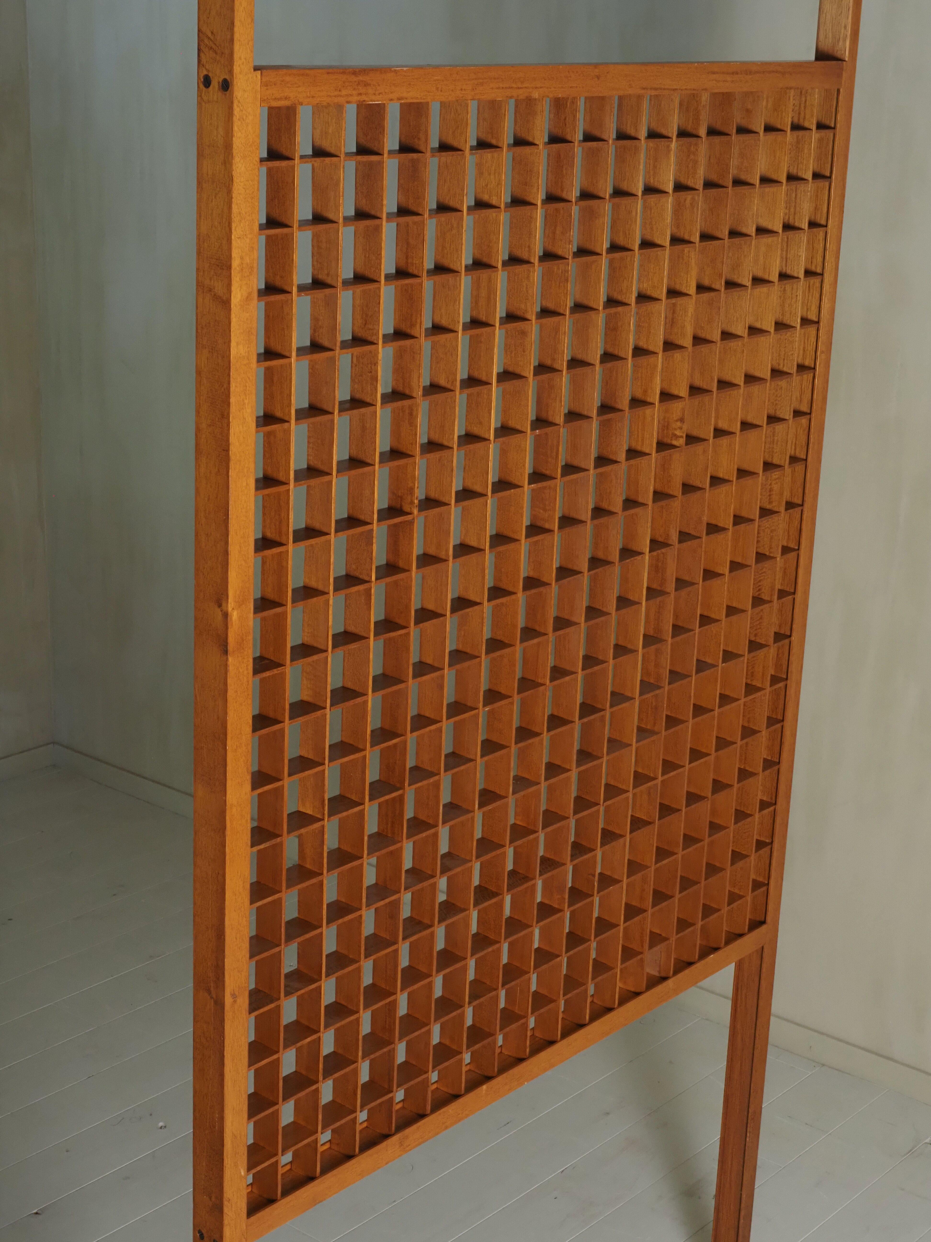 Séparation de pièce en bois avec design en treillis en vente 5
