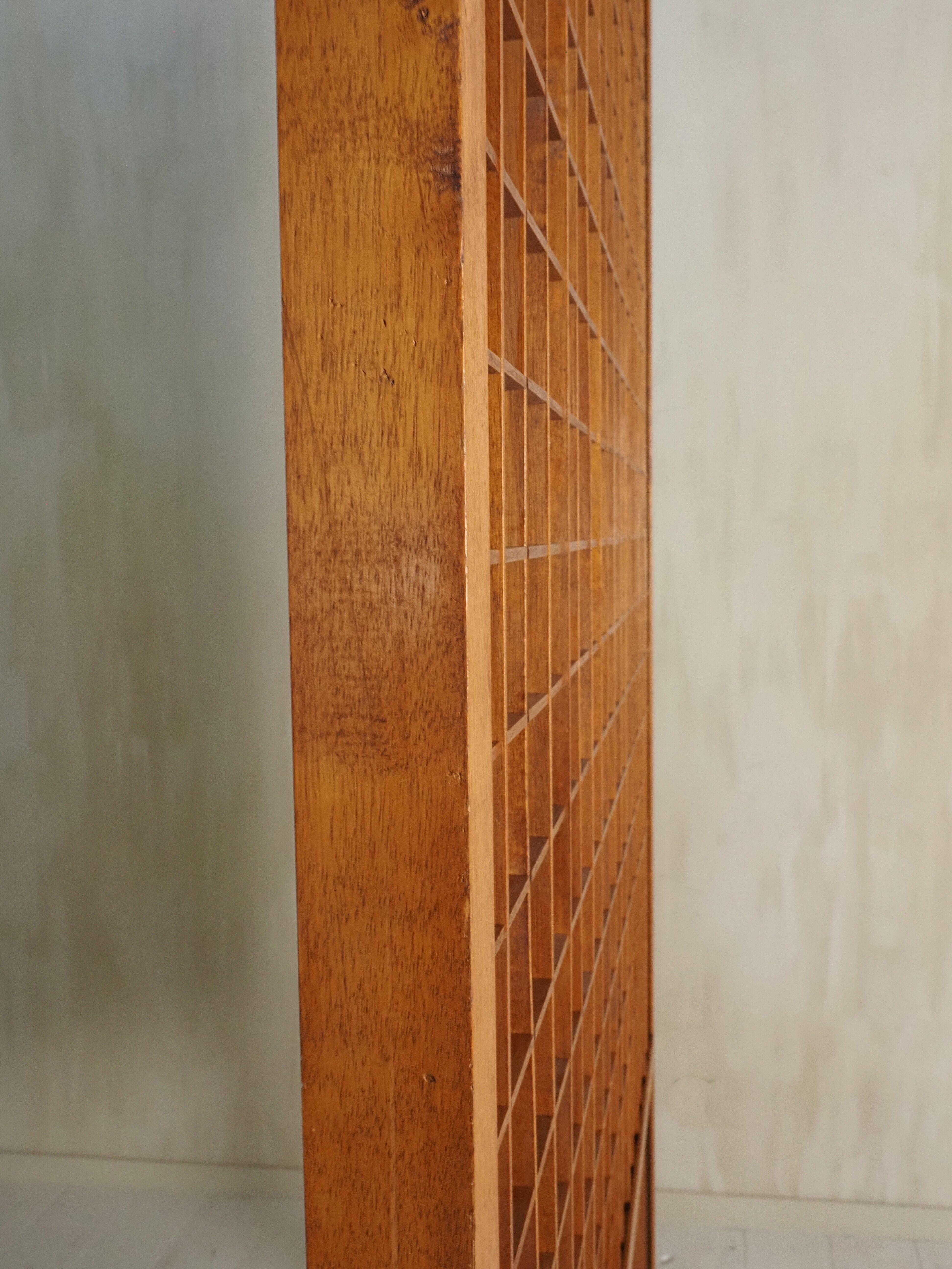 Séparation de pièce en bois avec design en treillis en vente 9