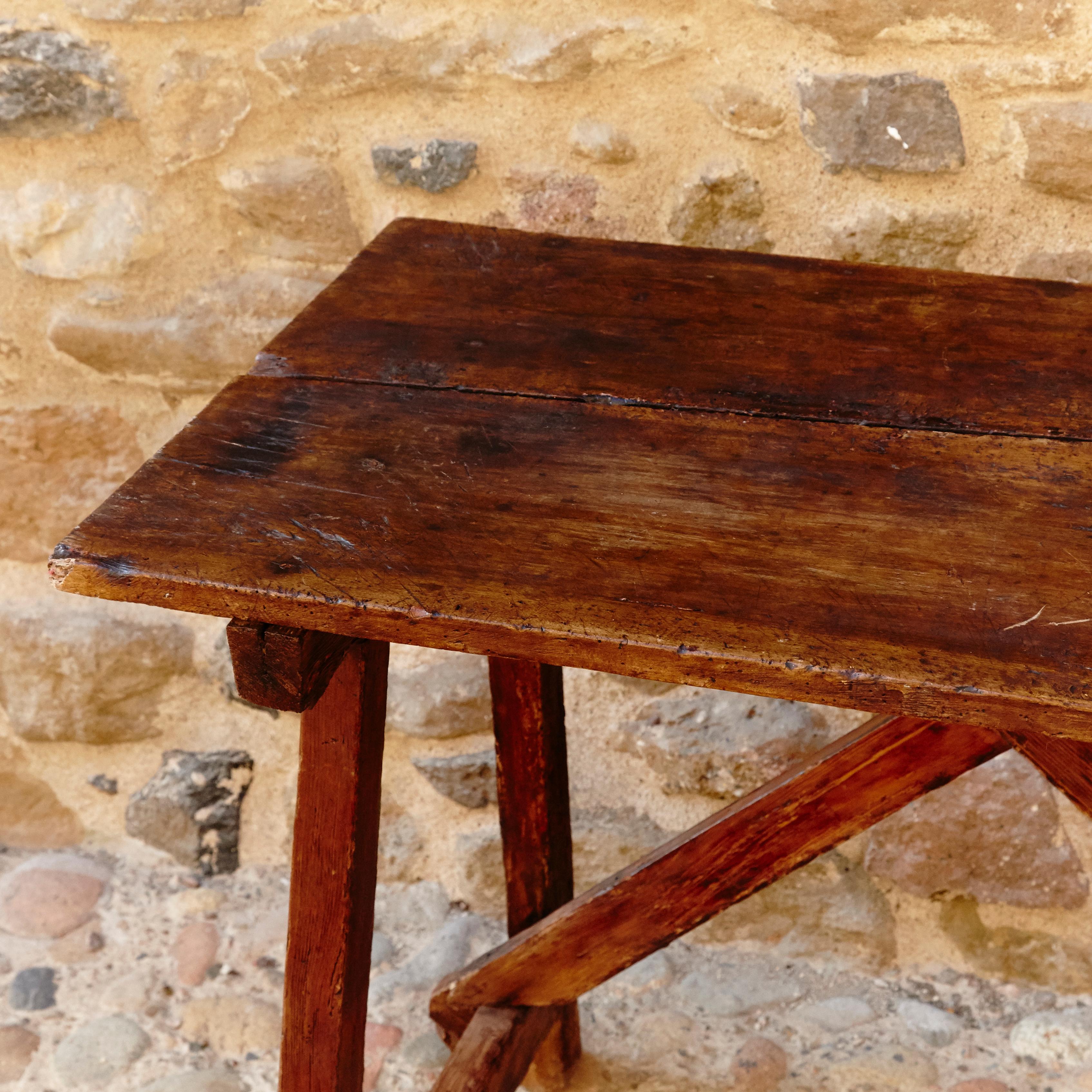 Wooden Rustic Catalan Patinated Dining Table, circa 1930 In Good Condition In Barcelona, Barcelona
