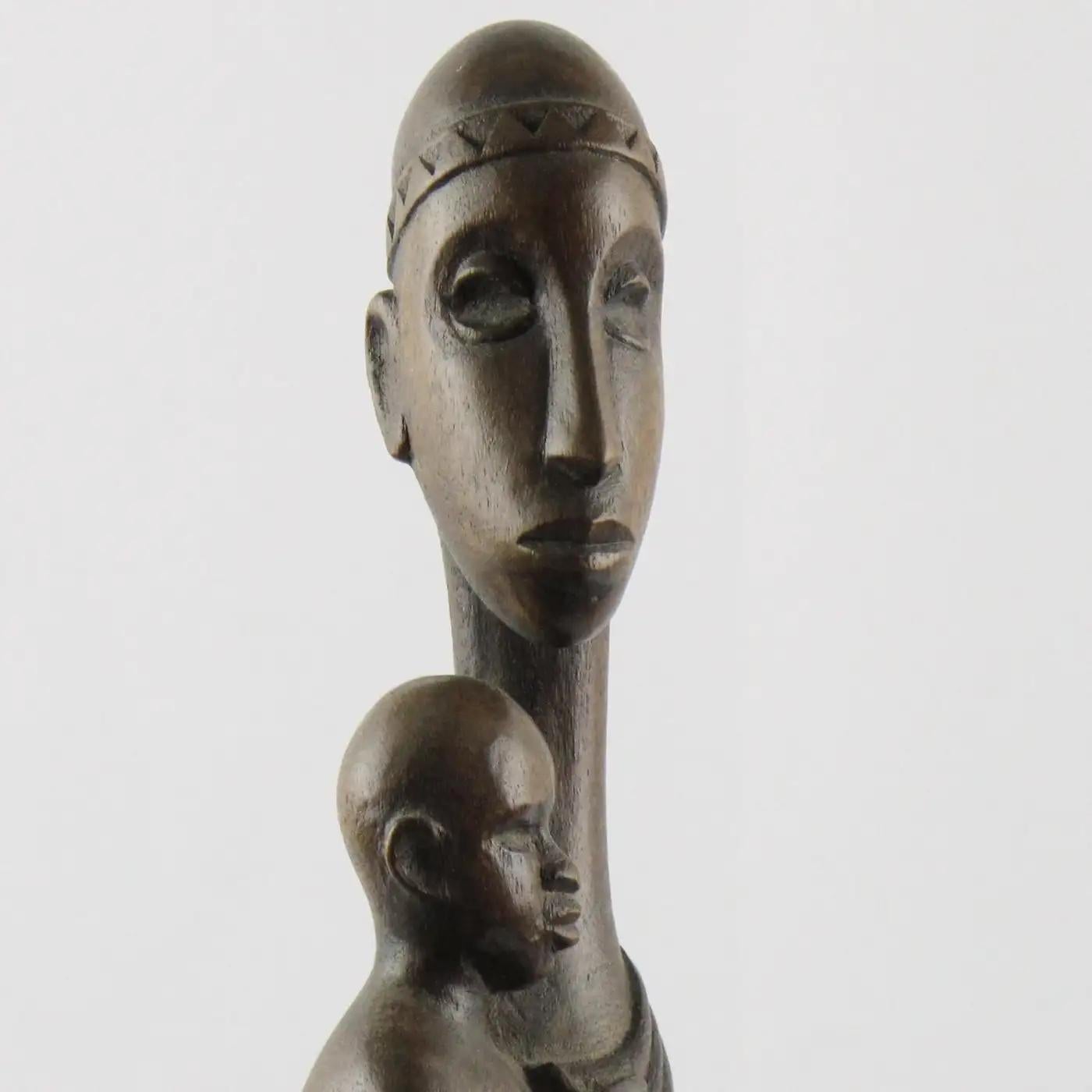 Wooden Sculpture African Madonna and Baby by Tutsi Rwanda Artist Ndatite Ilo For Sale 4