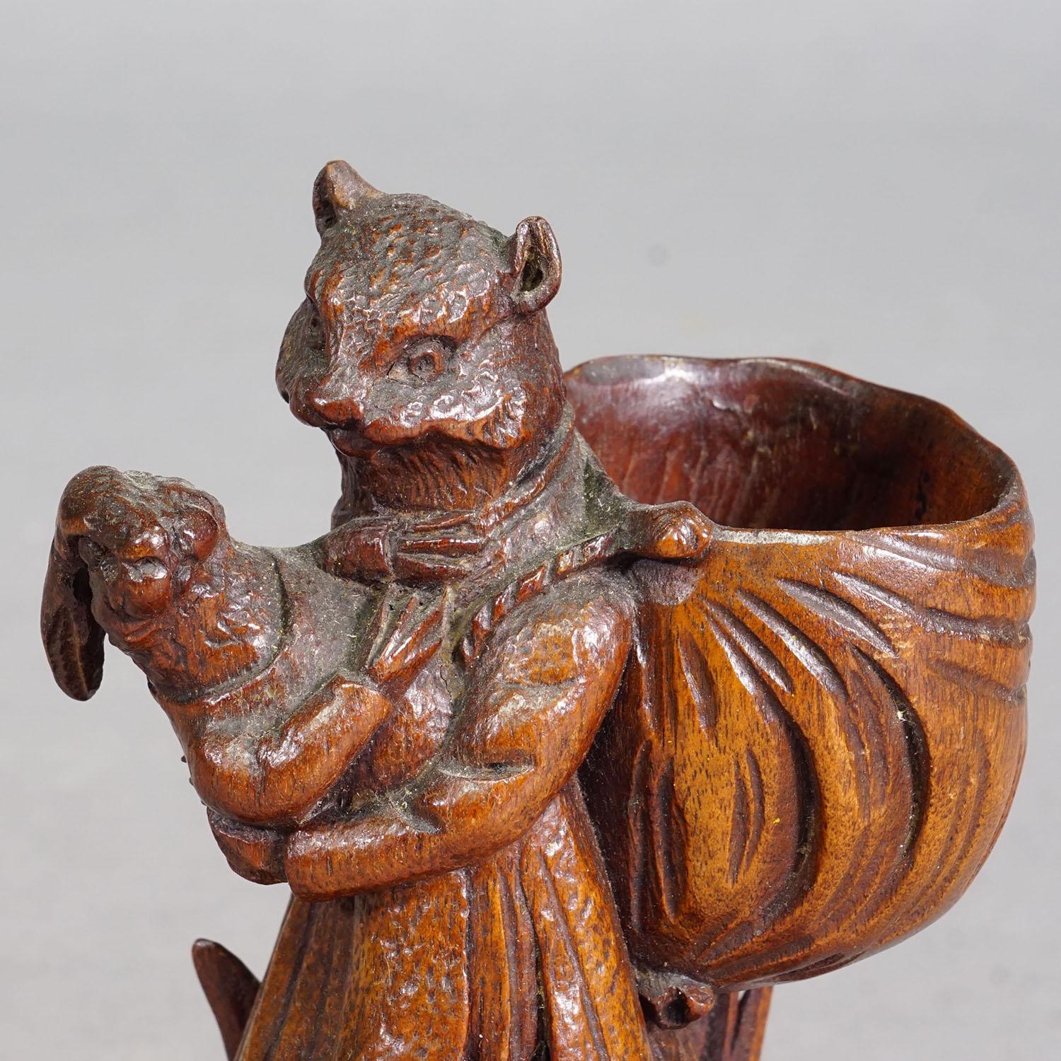 Wooden Sculpture Cat with Rabbit Handcarved ca. 1900s In Good Condition For Sale In Berghuelen, DE
