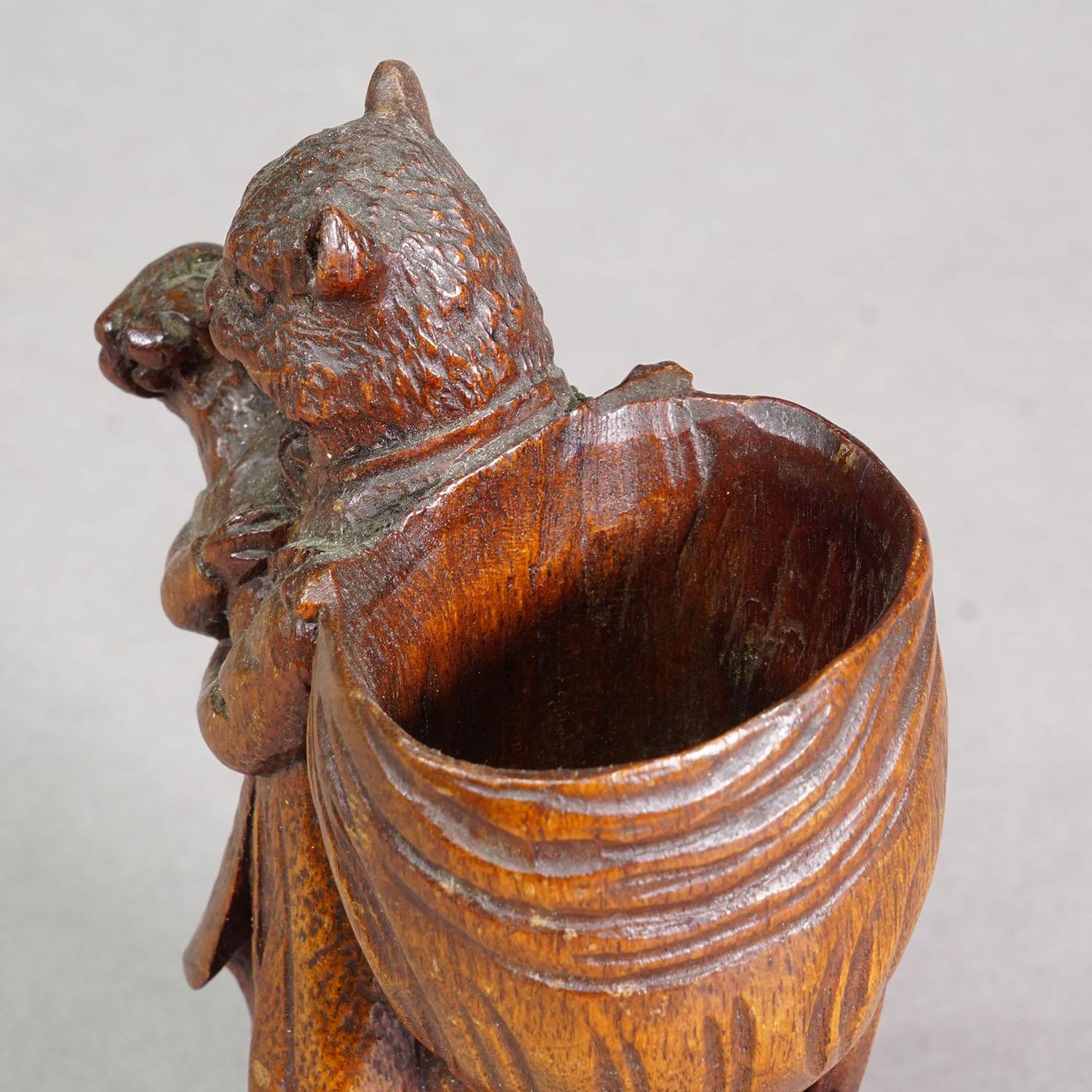 Wooden Sculpture Cat with Rabbit Handcarved ca. 1900s For Sale 2