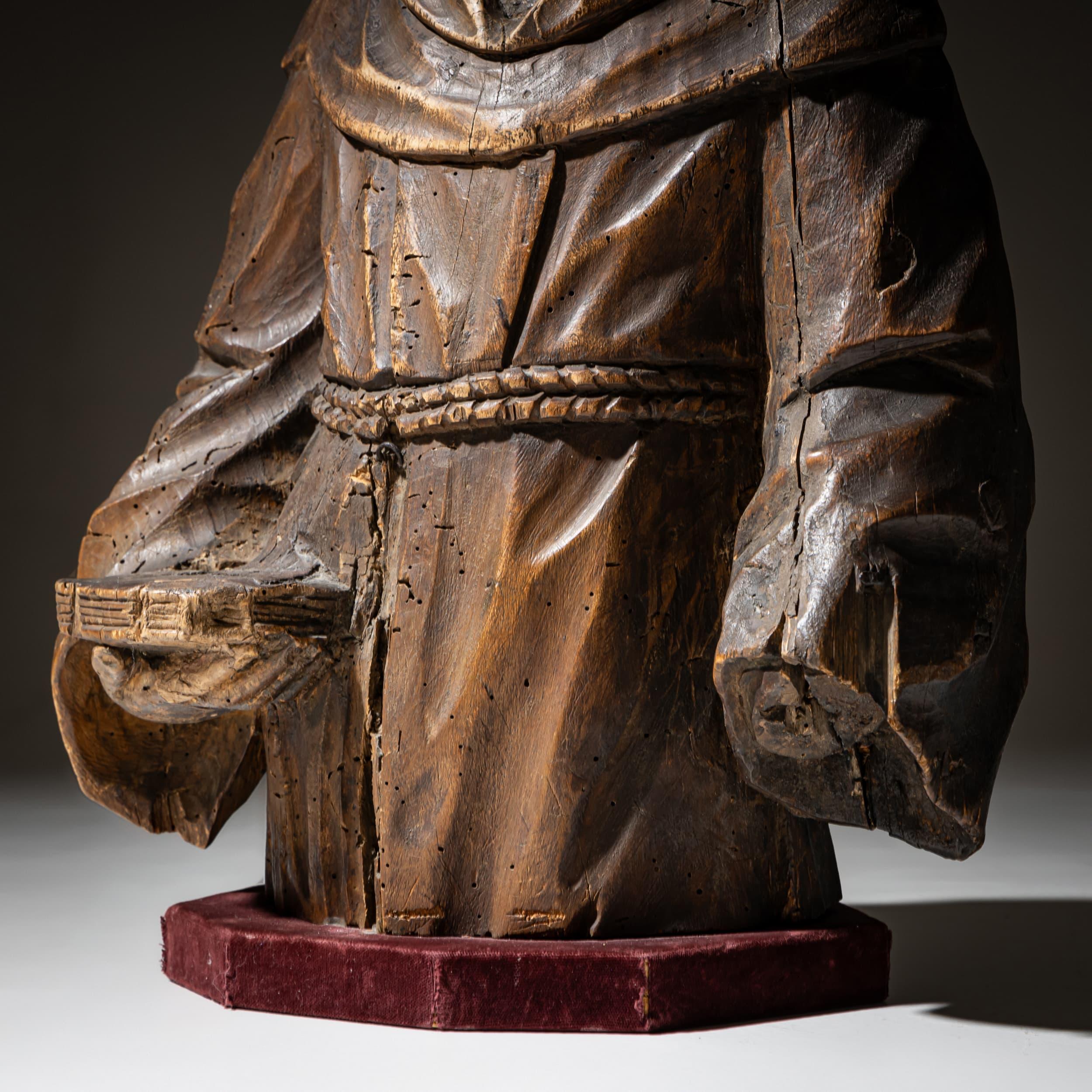 Sculpté à la main Sculpture en bois d'un moine, probablement du 19ème siècle en vente