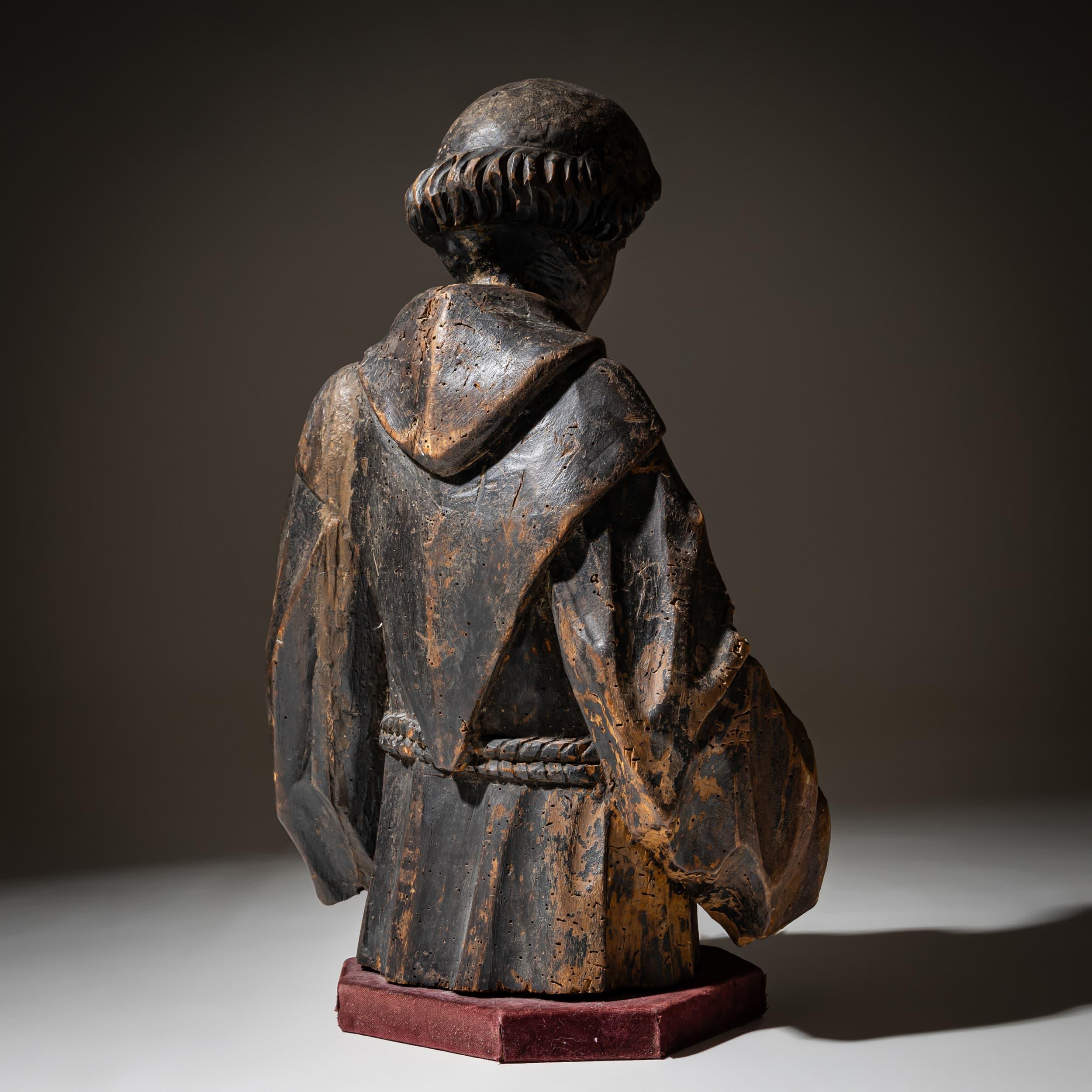 XIXe siècle Sculpture en bois d'un moine, probablement du 19ème siècle en vente
