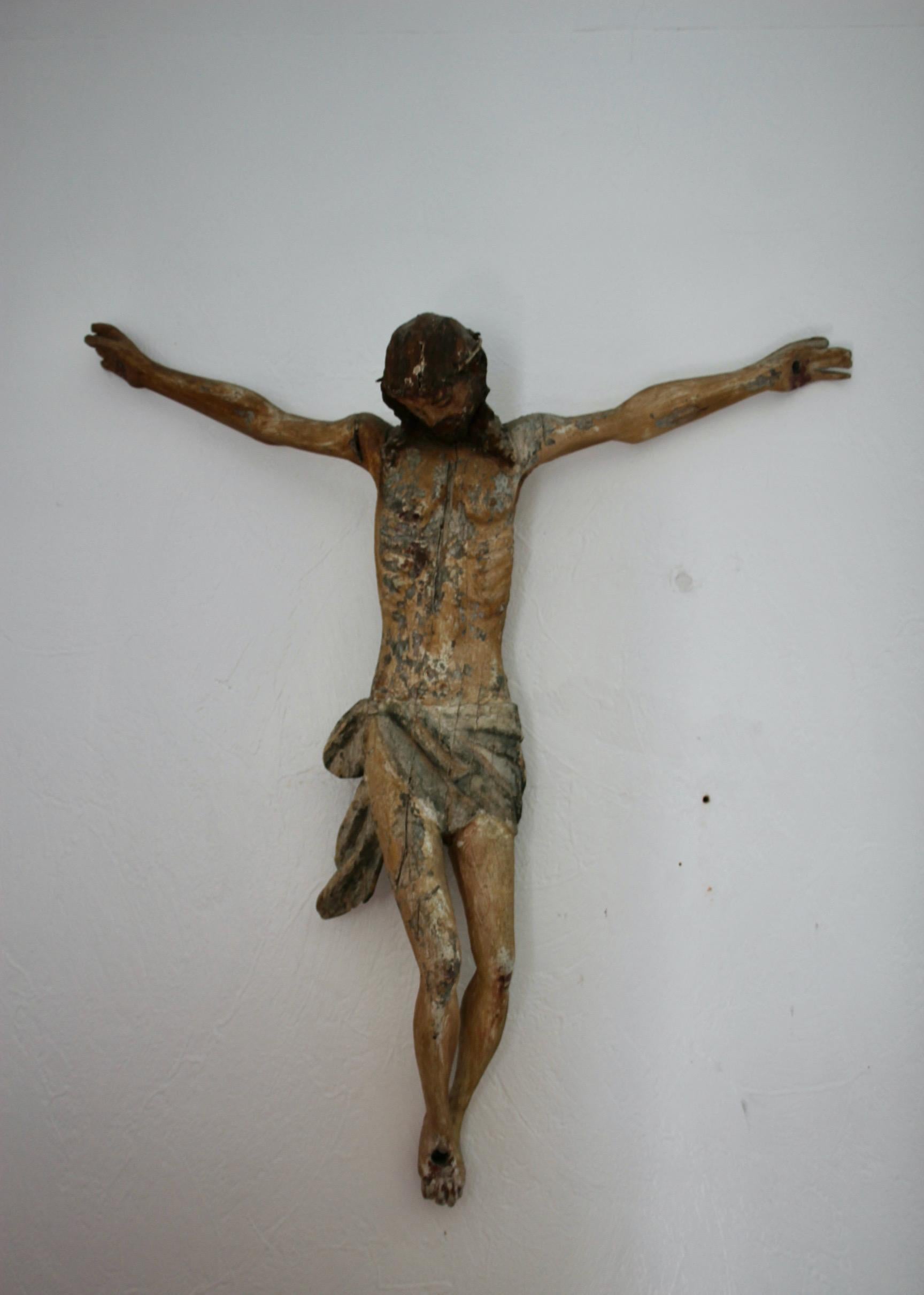 Sculpture en bois du corps du Christ avec patine d'origine 