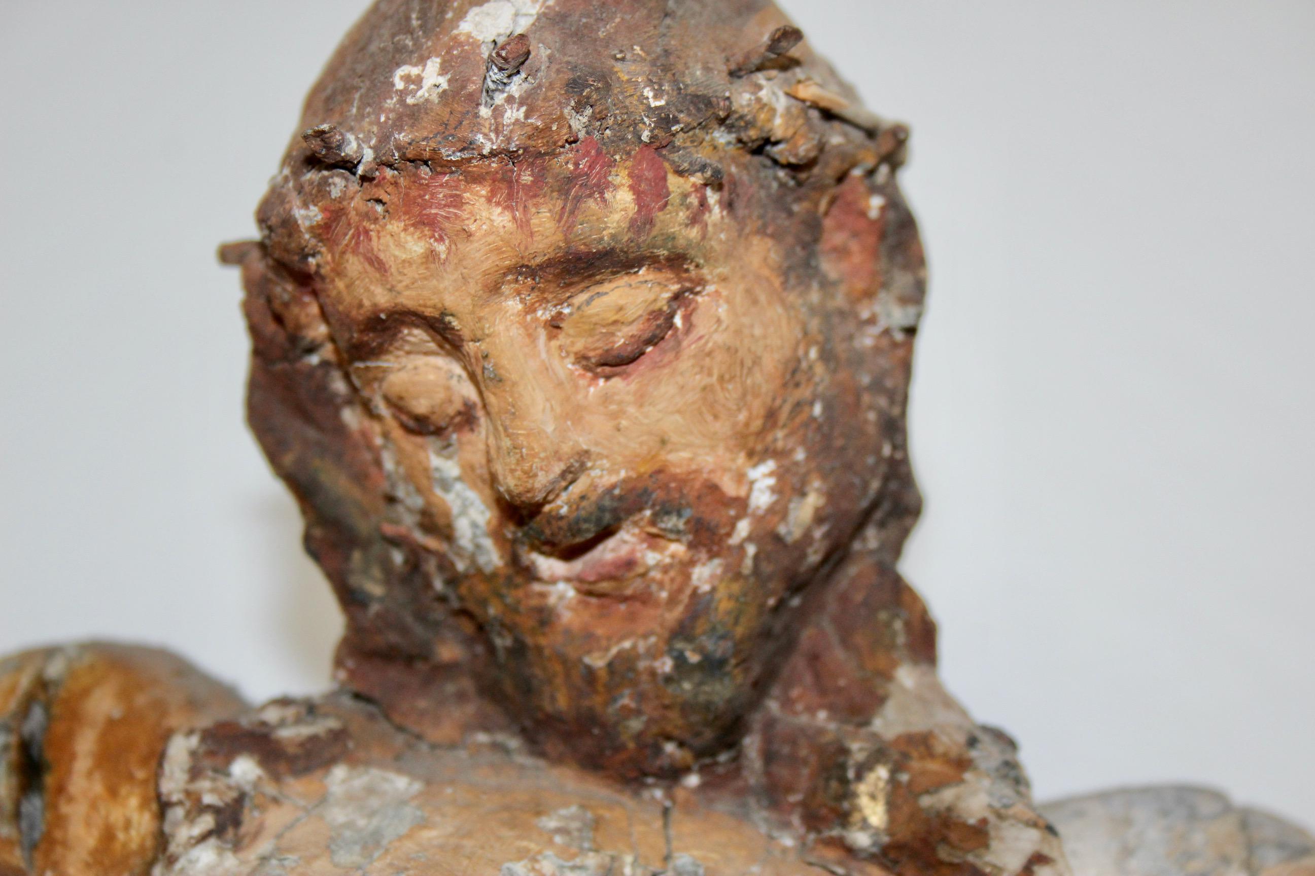 Sculpture en bois du corps du Christ en vente 1