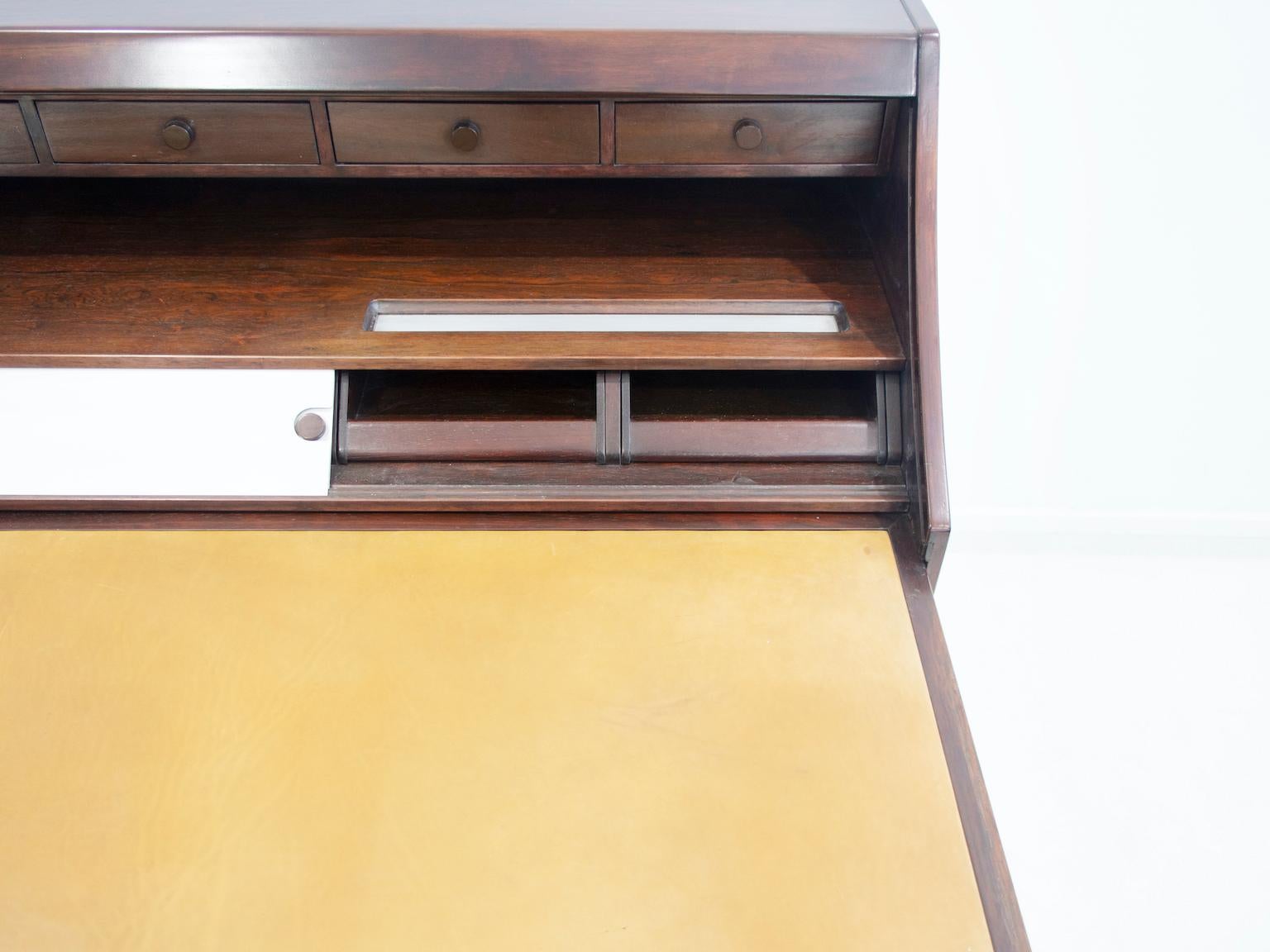 Wooden Secretary Desk by Gianfranco Frattini for Bernini For Sale 5