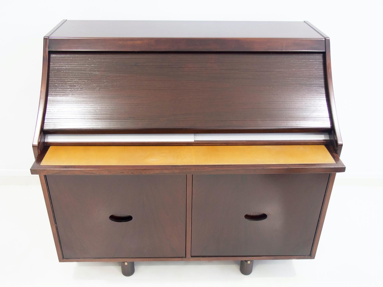 Wooden Secretary Desk by Gianfranco Frattini for Bernini For Sale 1