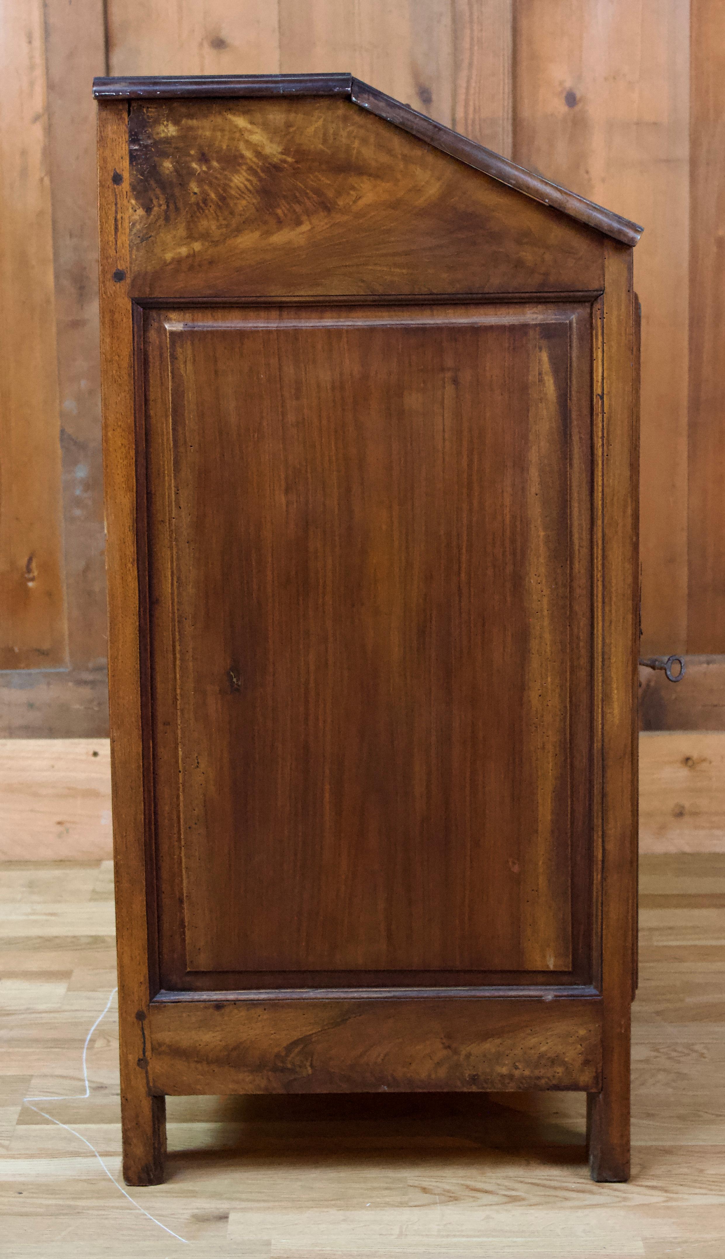 Rustikaler Sekretr aus Holz mit Klappe aus dem 19. Jahrhundert (Französisch) im Angebot