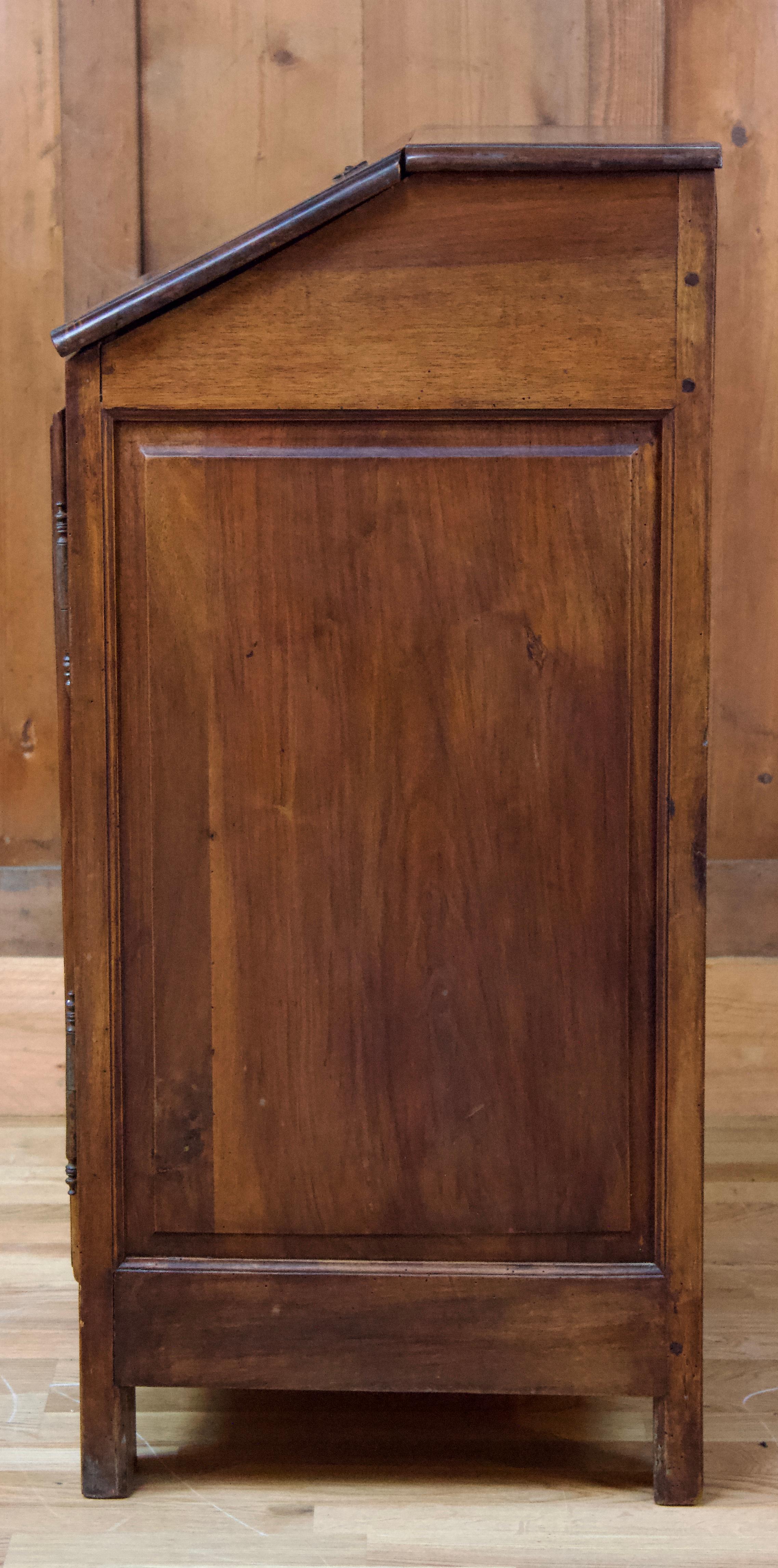 Rustikaler Sekretr aus Holz mit Klappe aus dem 19. Jahrhundert im Angebot 1