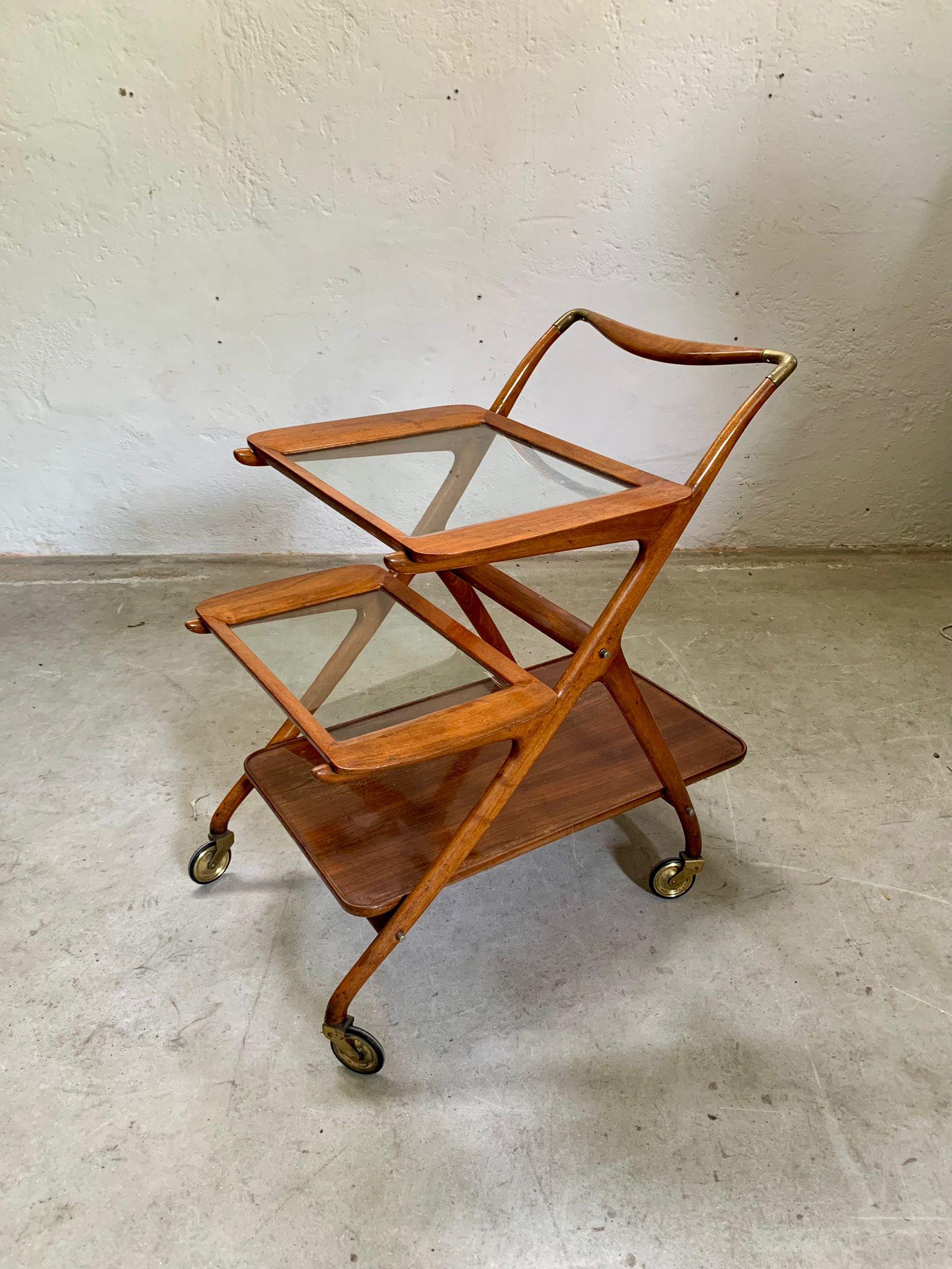 Wooden service trolley model 65 design by Ico Parisi, 1950s, Italy In condizioni buone in vendita a Milano, IT
