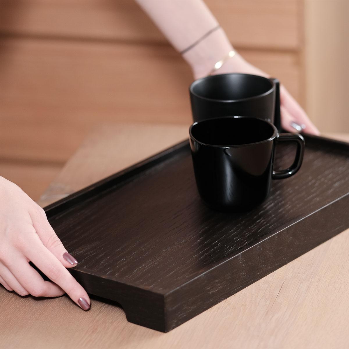 Serviertablett aus Holz - EDGE (Moderne) im Angebot