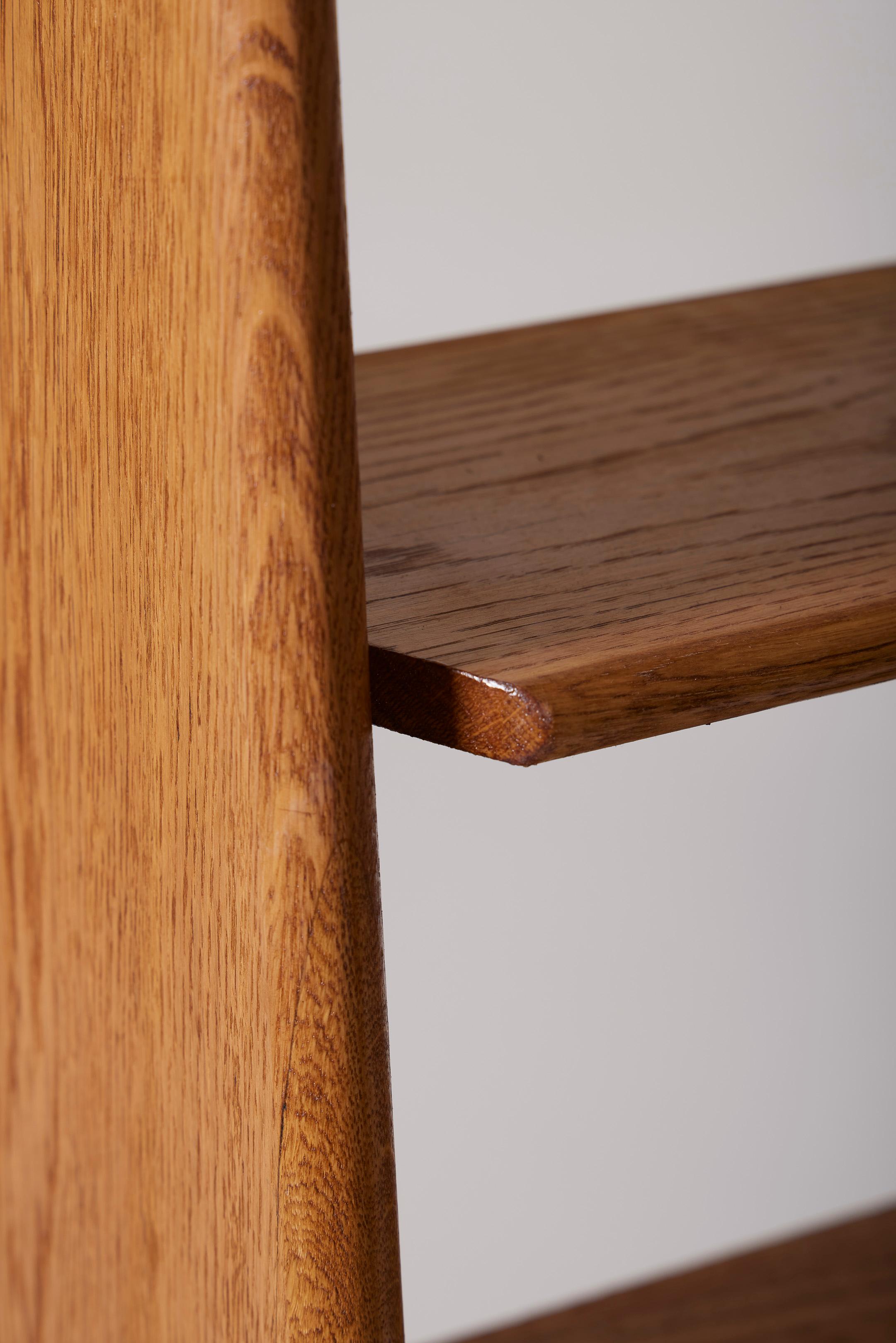 Etagère en bois de Pierre Cruège 7