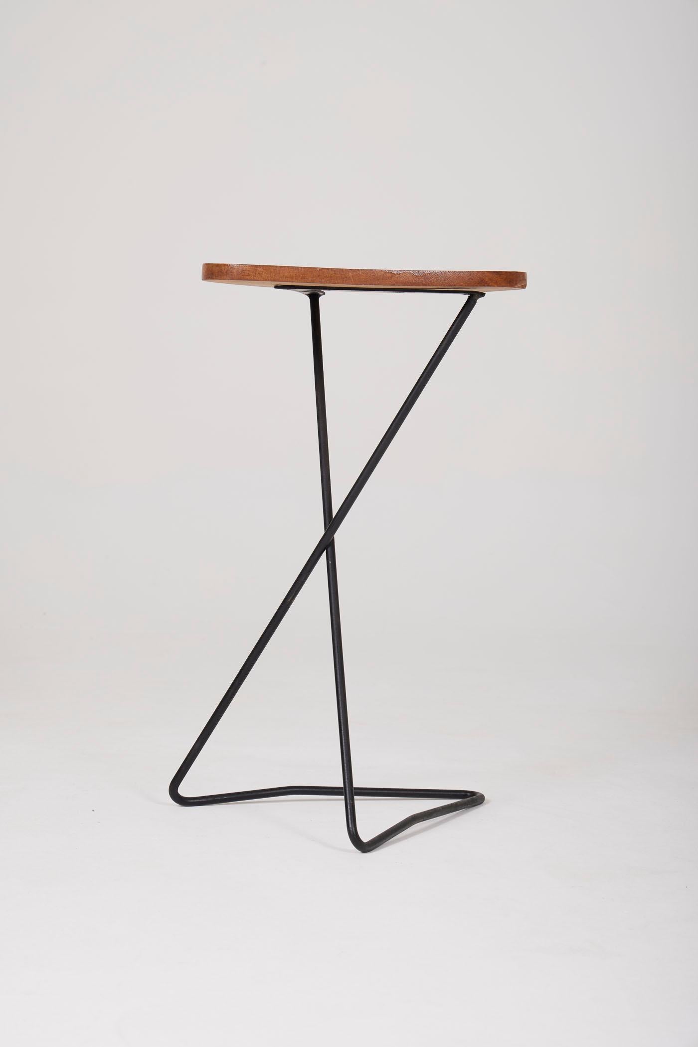 Wooden side table In Excellent Condition In PARIS, FR