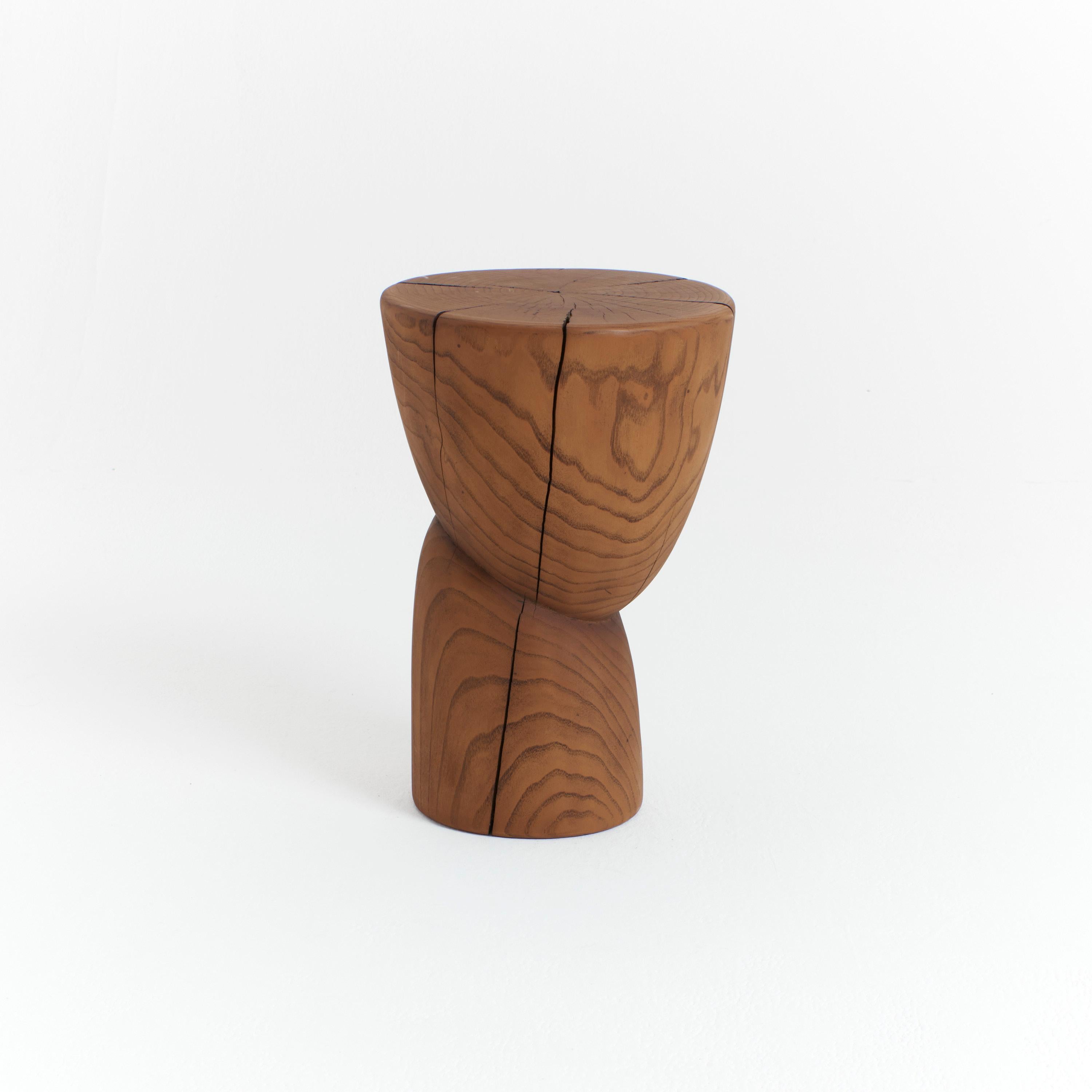 Table d'appoint en bois marron plus foncé par Project 213A en vente 1