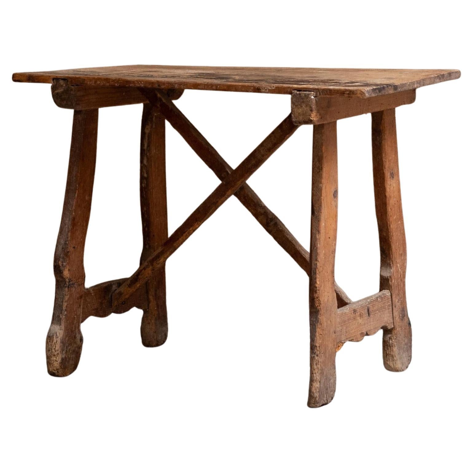 Table d
appoint en bois, Espagne, années 1860