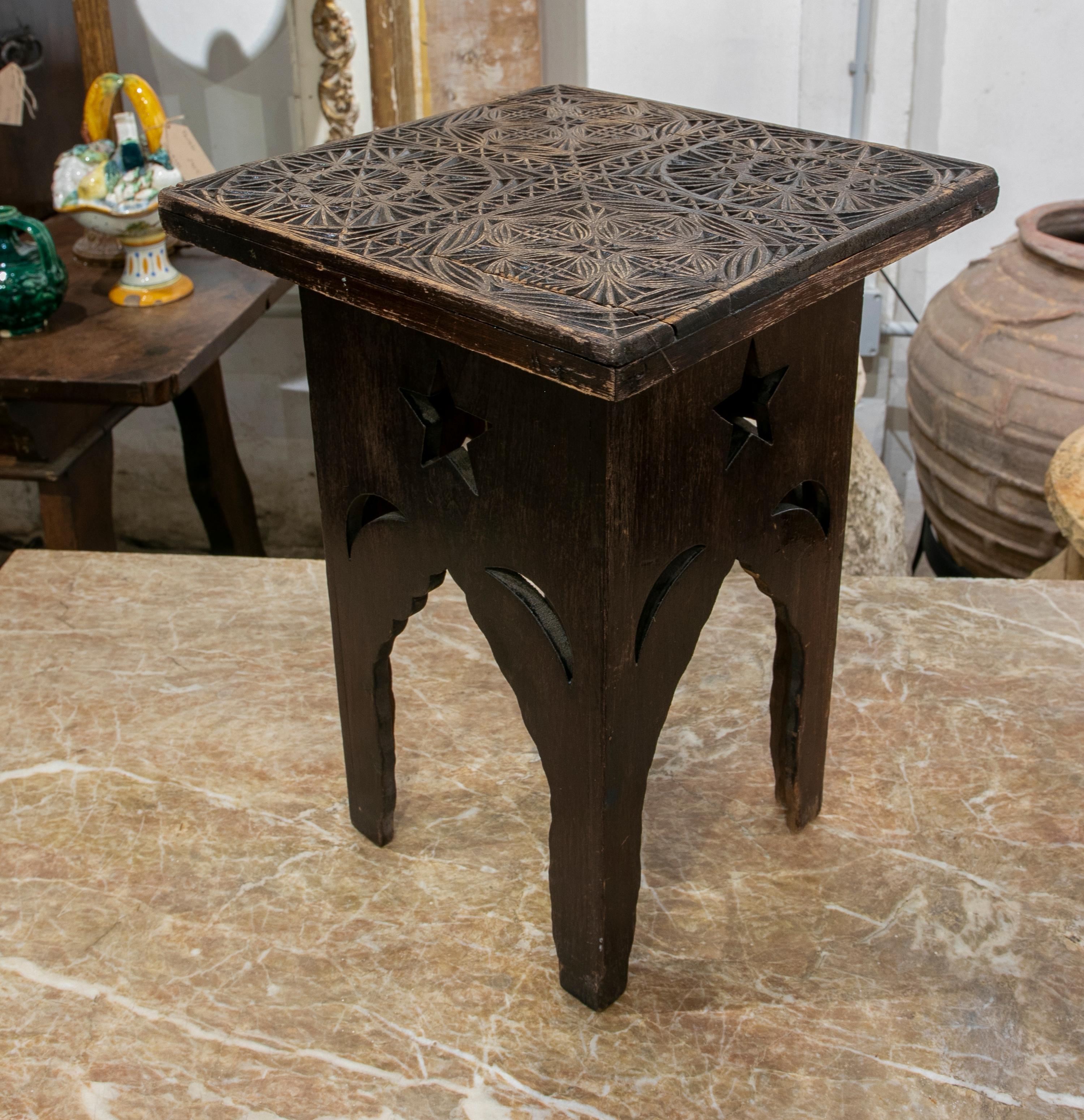 European Wooden Side Table with Hand-Carved Top with Moulds for Making Fabrics For Sale