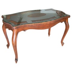 Mesa auxiliar de madera con tapa de marquetería y tapa de espejo