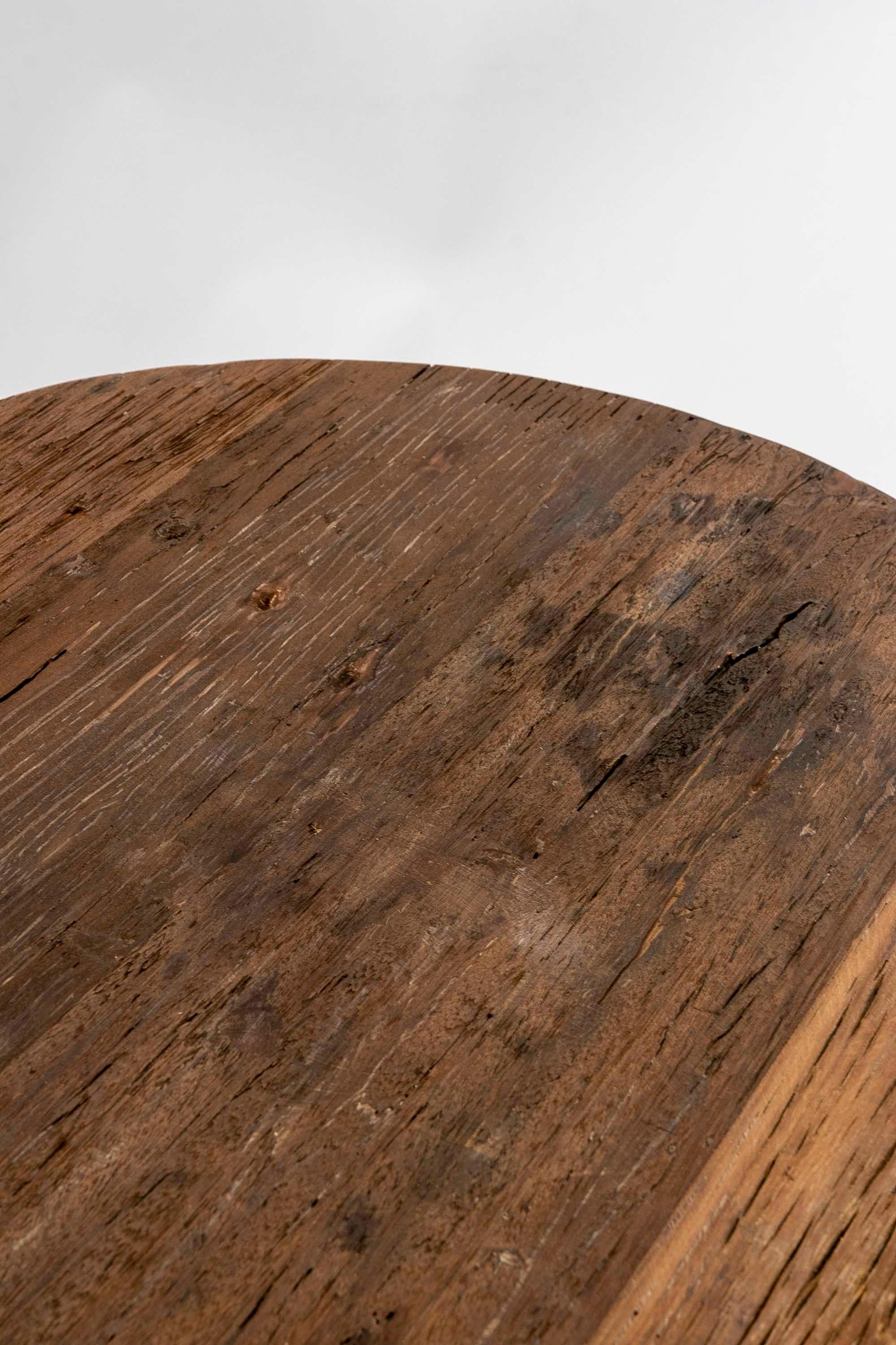 Table d'appoint en bois avec plateau rond en vente 5