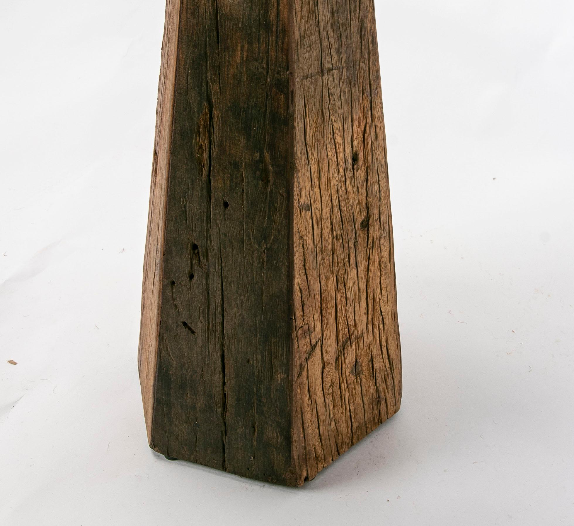 Table d'appoint en bois avec plateau rond en vente 9