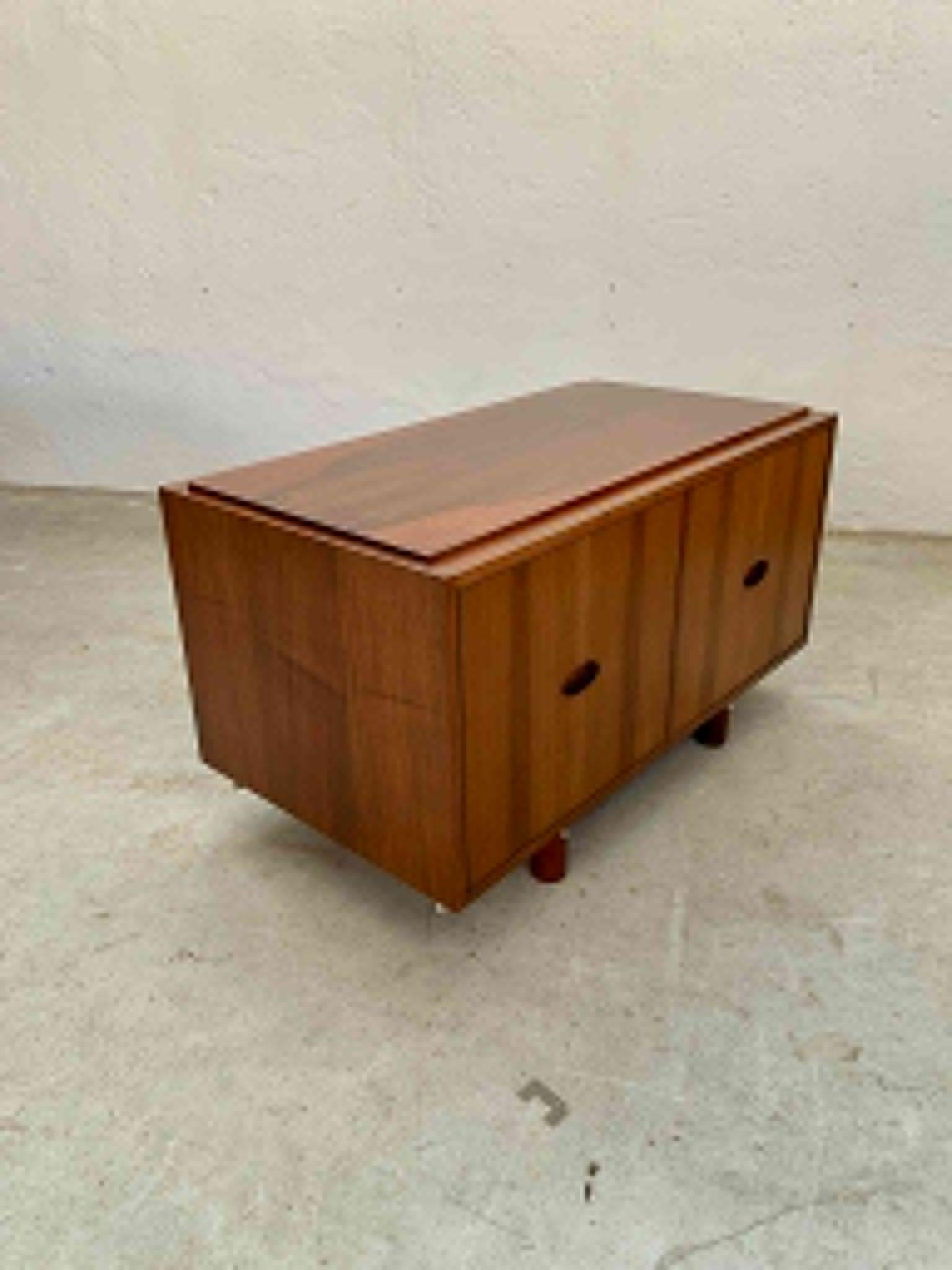 Italian Wooden sideboard by Gianfranco Frattini, Bernini production, italy, 1960s For Sale