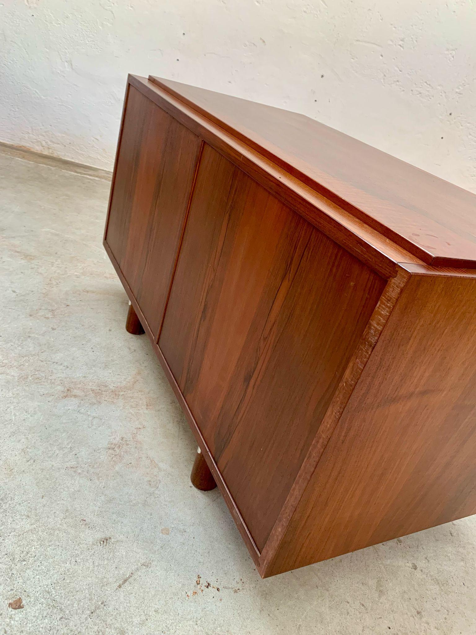Mid-20th Century Wooden sideboard by Gianfranco Frattini, Bernini production, italy, 1960s For Sale