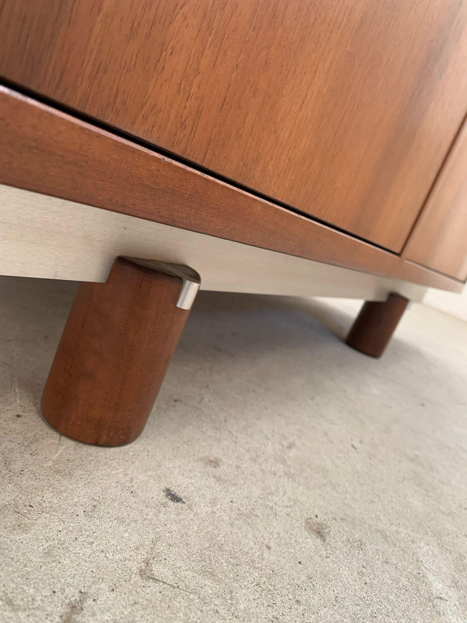 Wooden sideboard by Gianfranco Frattini, Bernini production, italy, 1960s For Sale 1