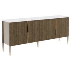 Enfilade en bois avec un plateau en marbre et des accents métalliques